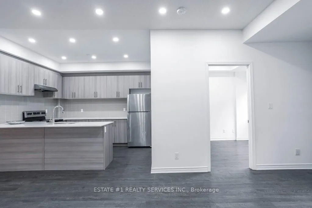 7 Falaise Road, #A (Master BR)
