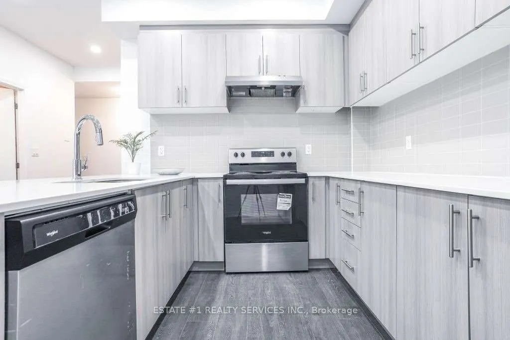 7 Falaise Road, #A (Master BR)