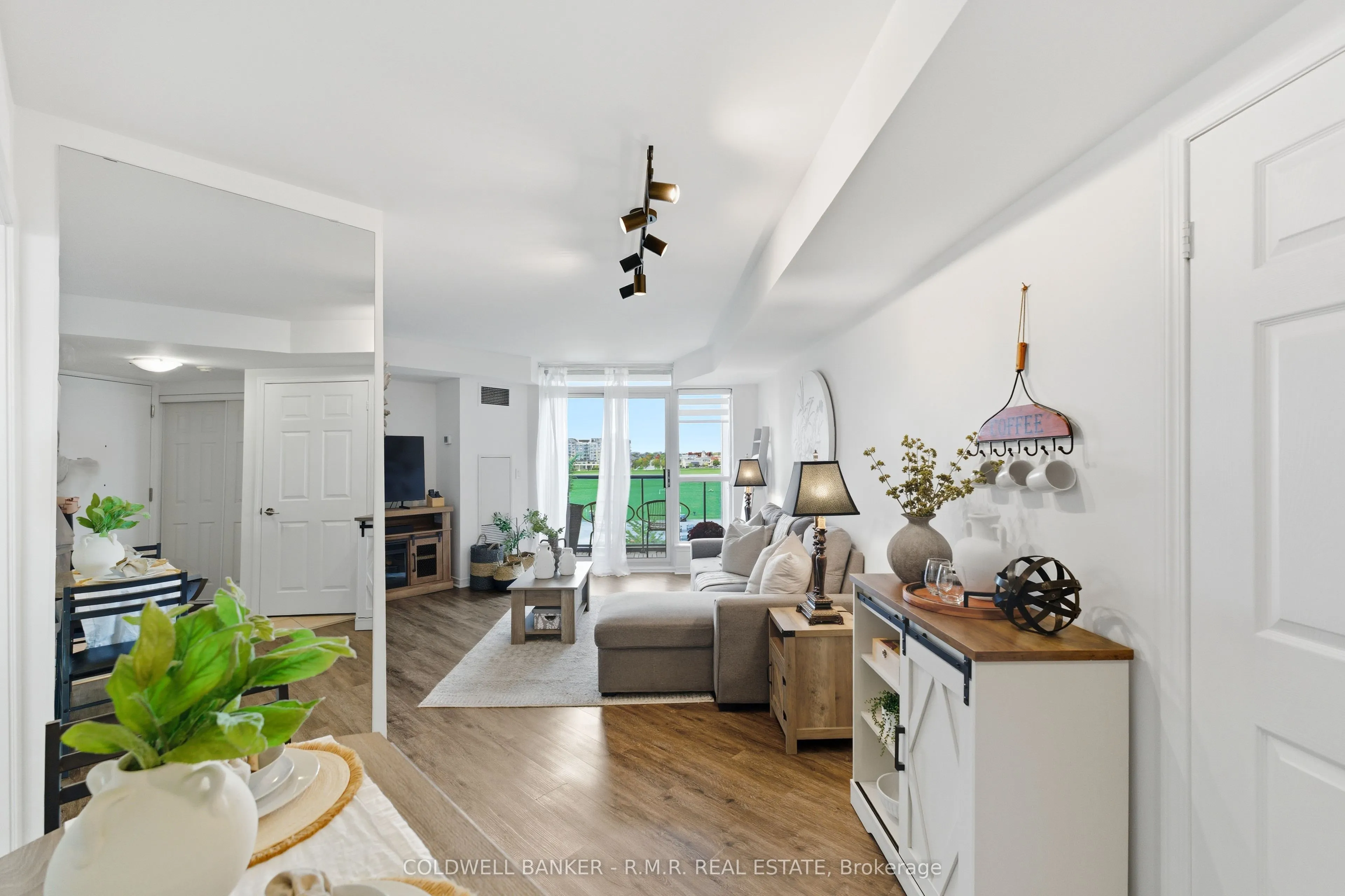340 Watson Street W, #517