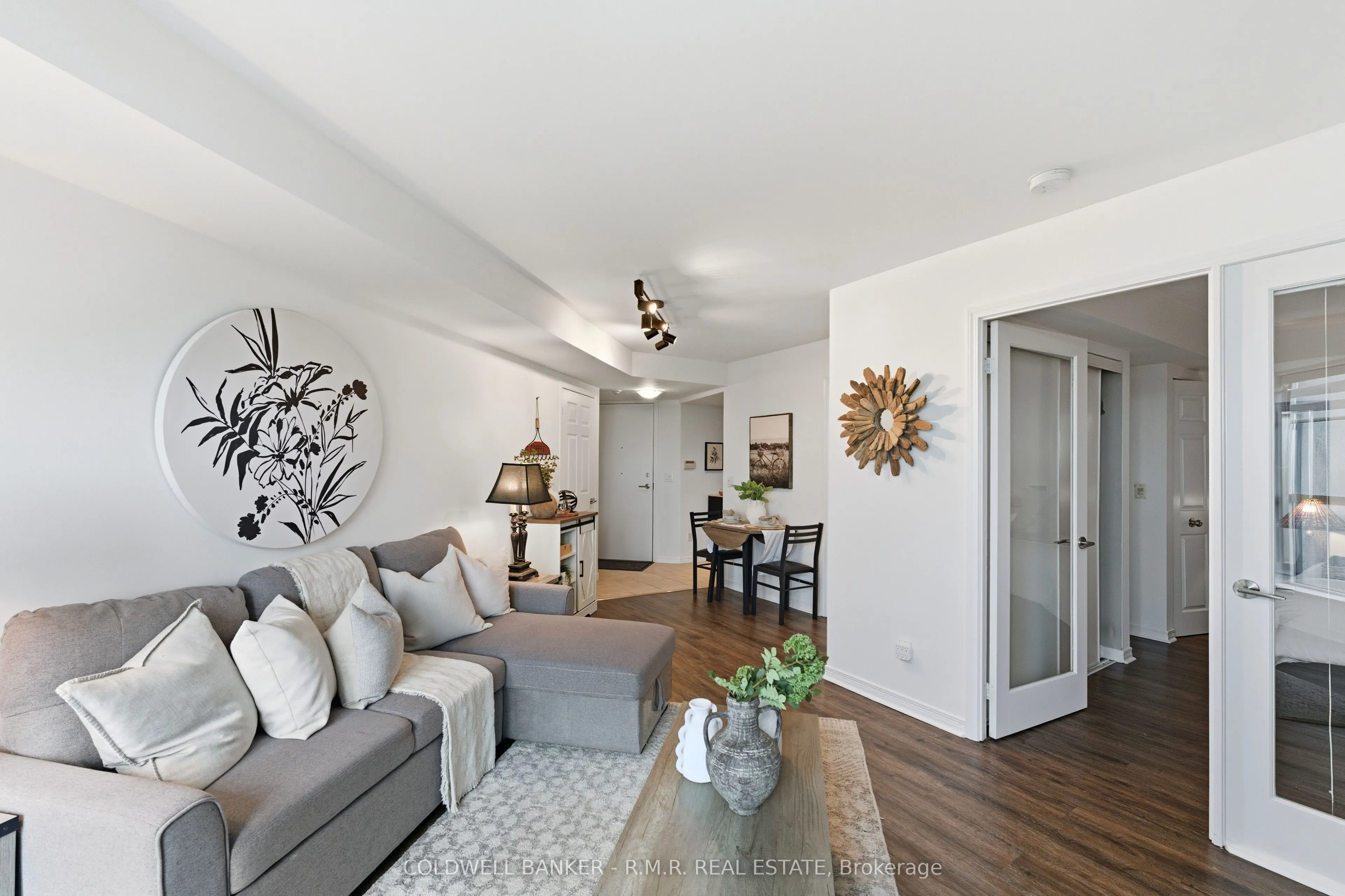 340 Watson Street W, #517