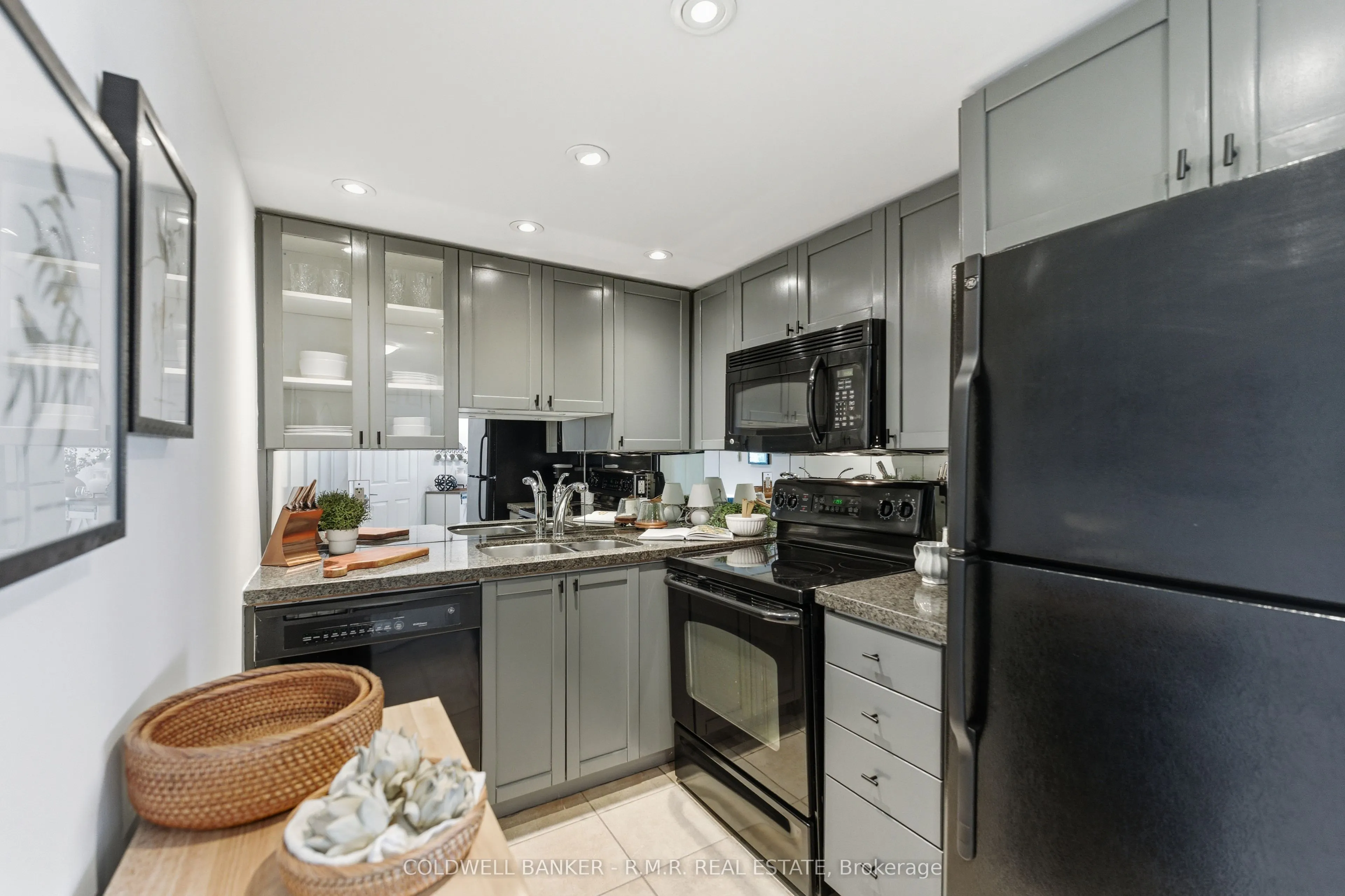340 Watson Street W, #517