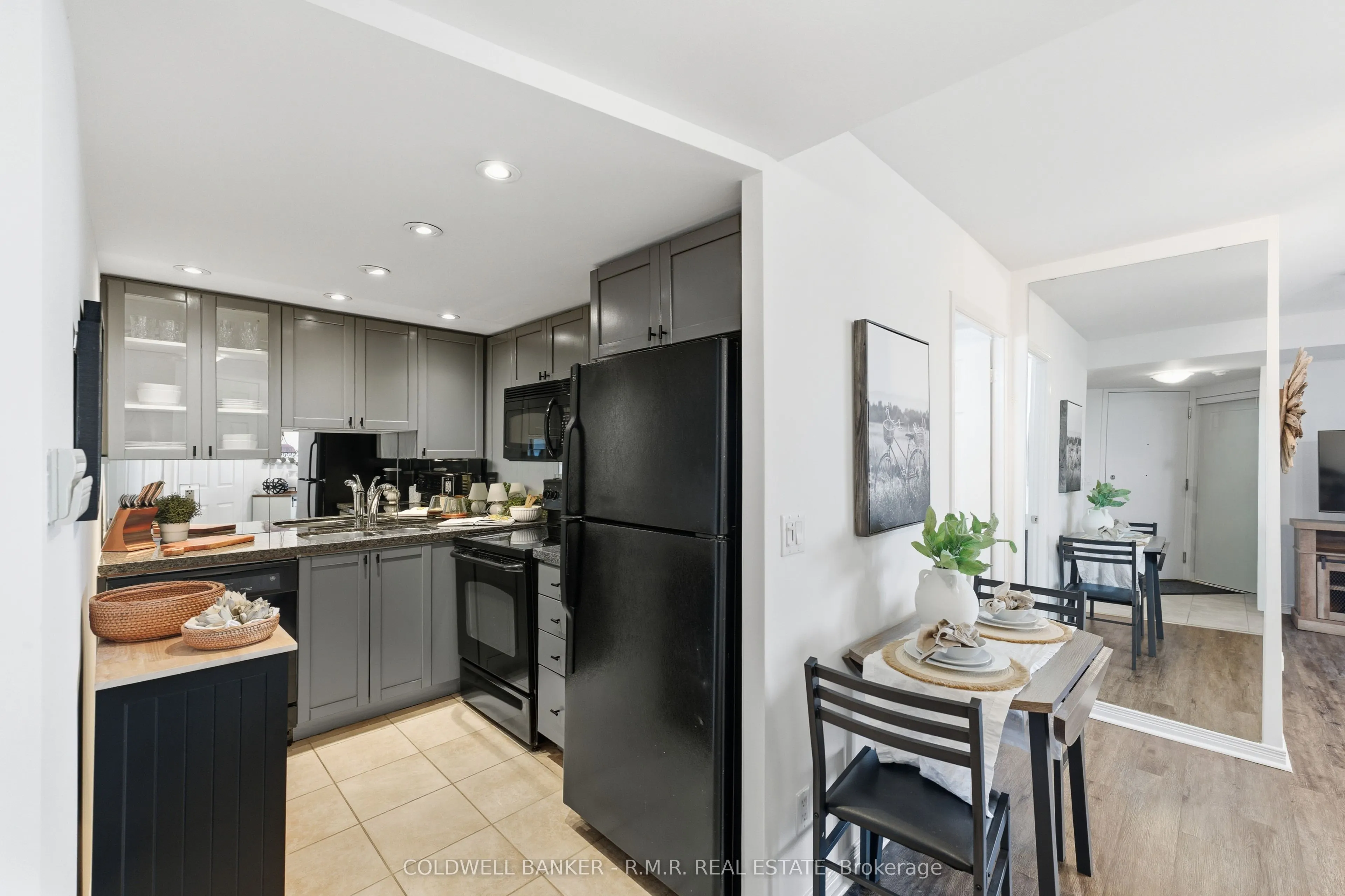 340 Watson Street W, #517