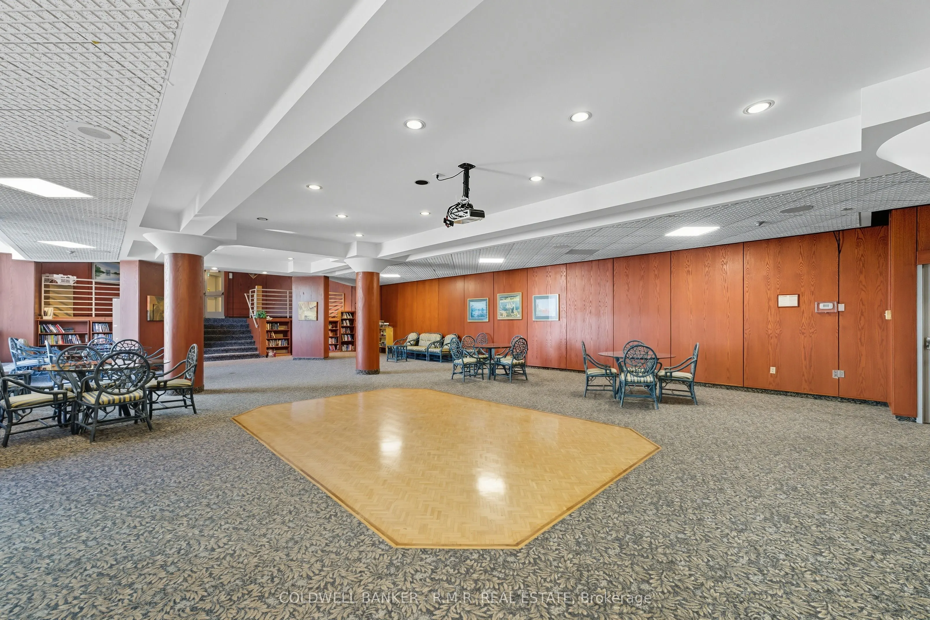 340 Watson Street W, #517