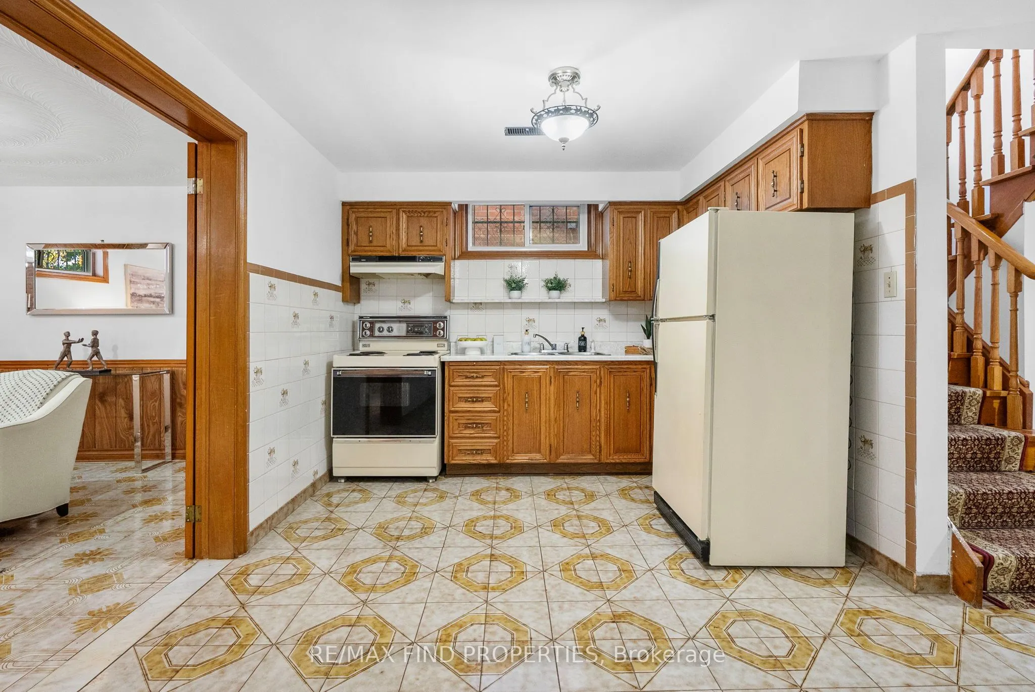 16 Mcdonald Avenue