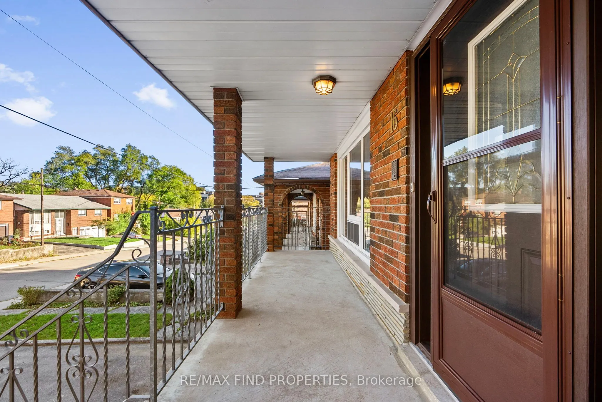 16 Mcdonald Avenue