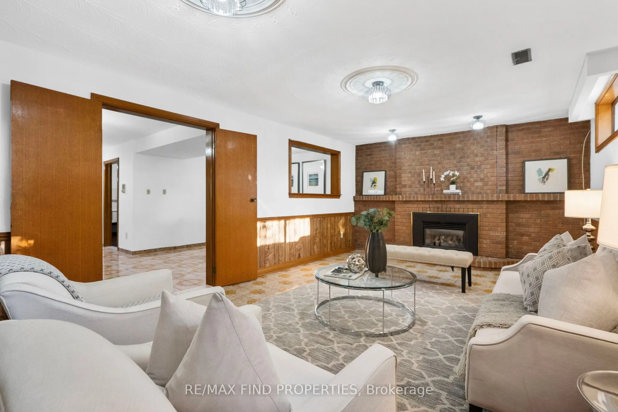 16 Mcdonald Avenue