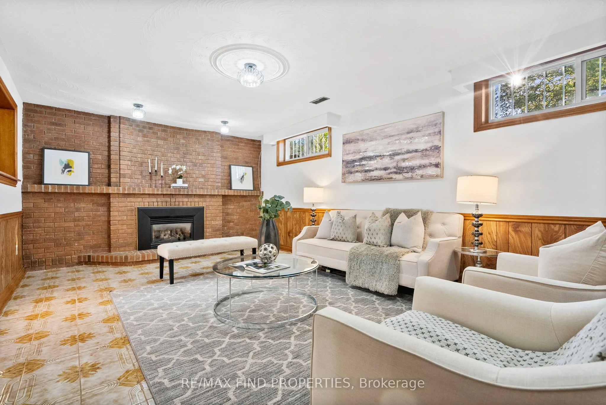 16 Mcdonald Avenue