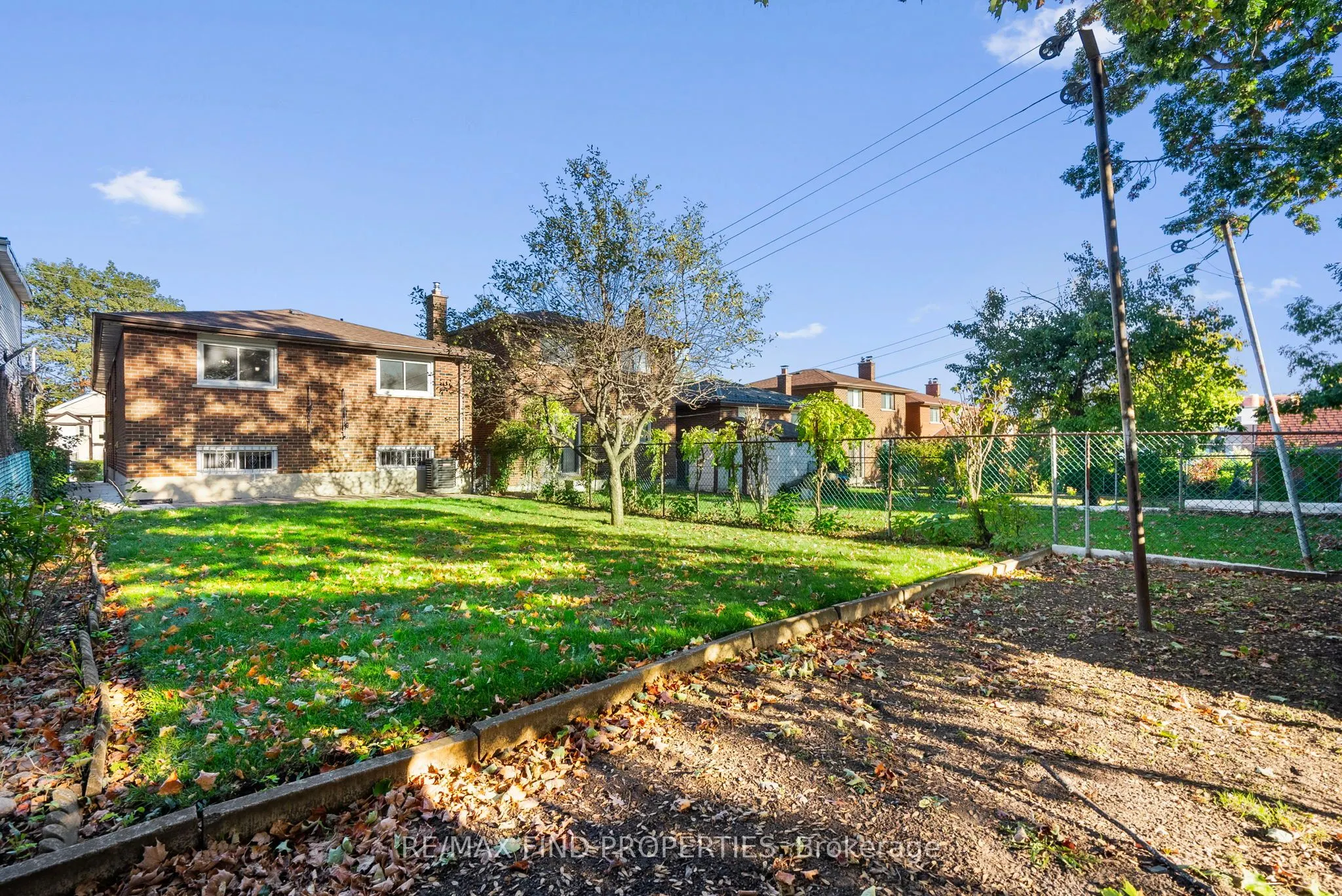 16 Mcdonald Avenue