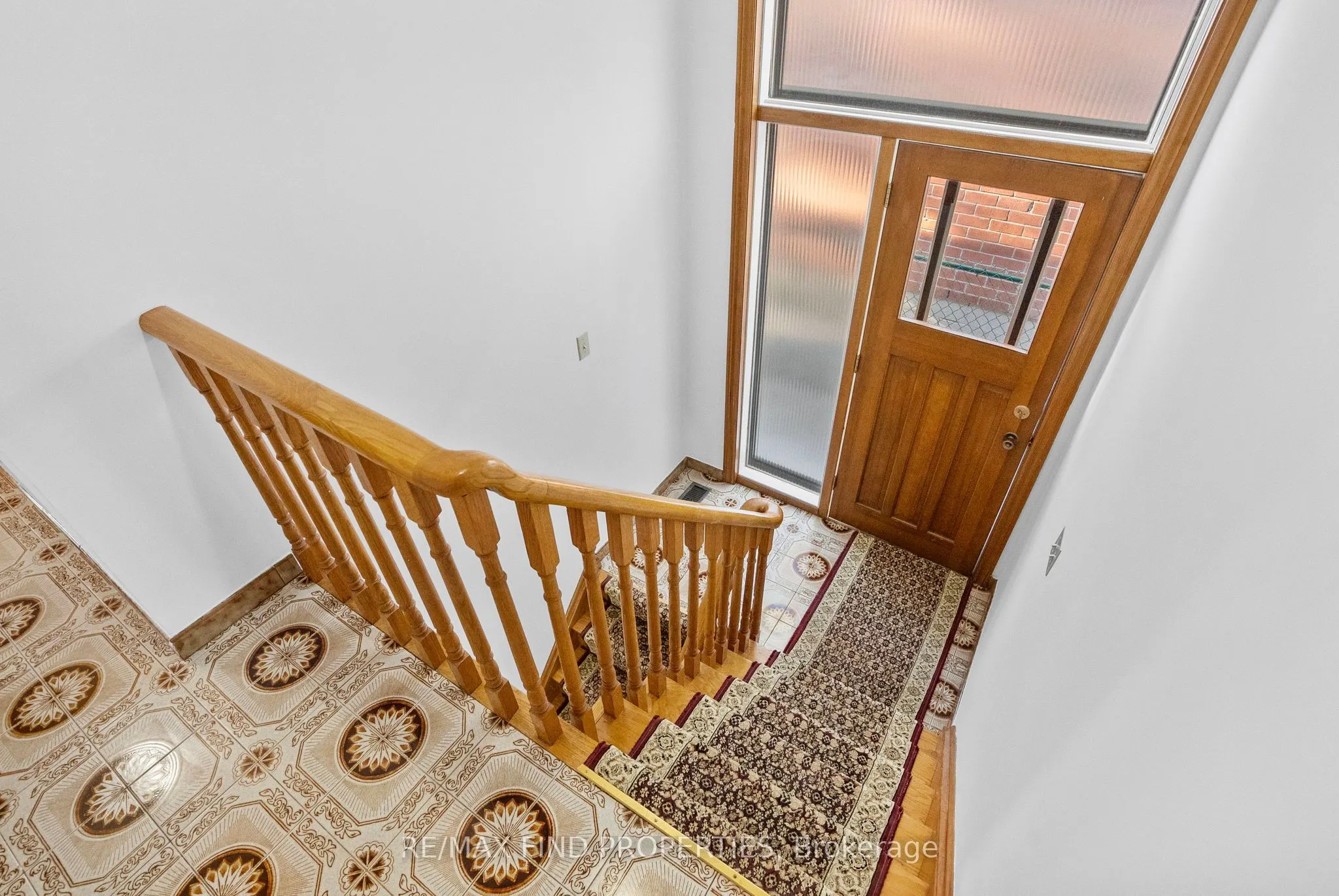 16 Mcdonald Avenue