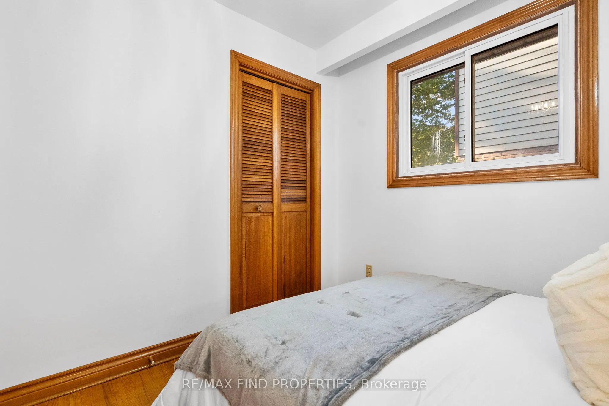 16 Mcdonald Avenue