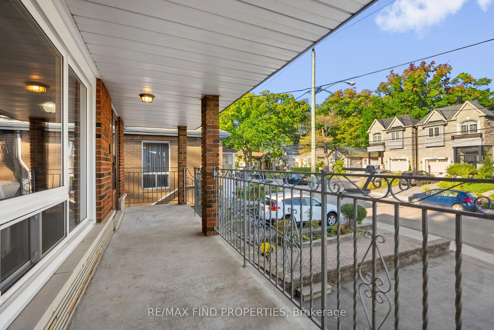 16 Mcdonald Avenue