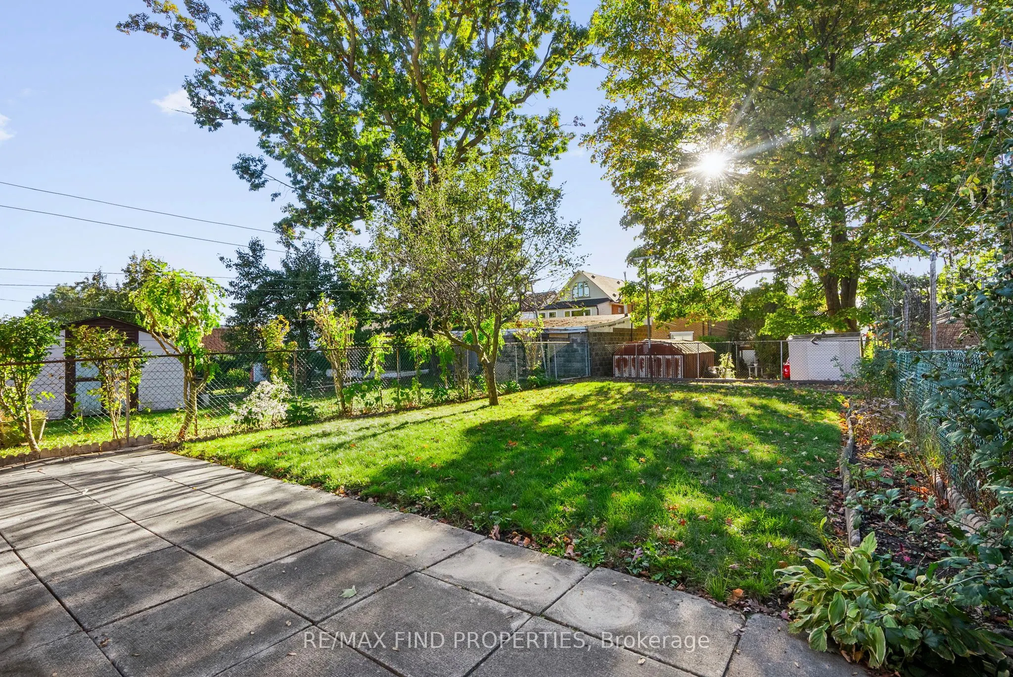 16 Mcdonald Avenue