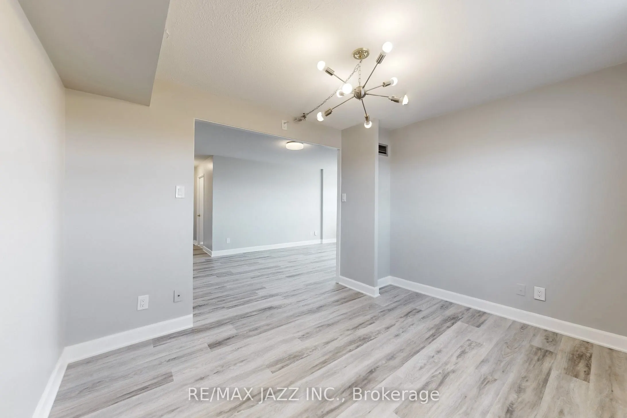 2 Westney Road N, #1109