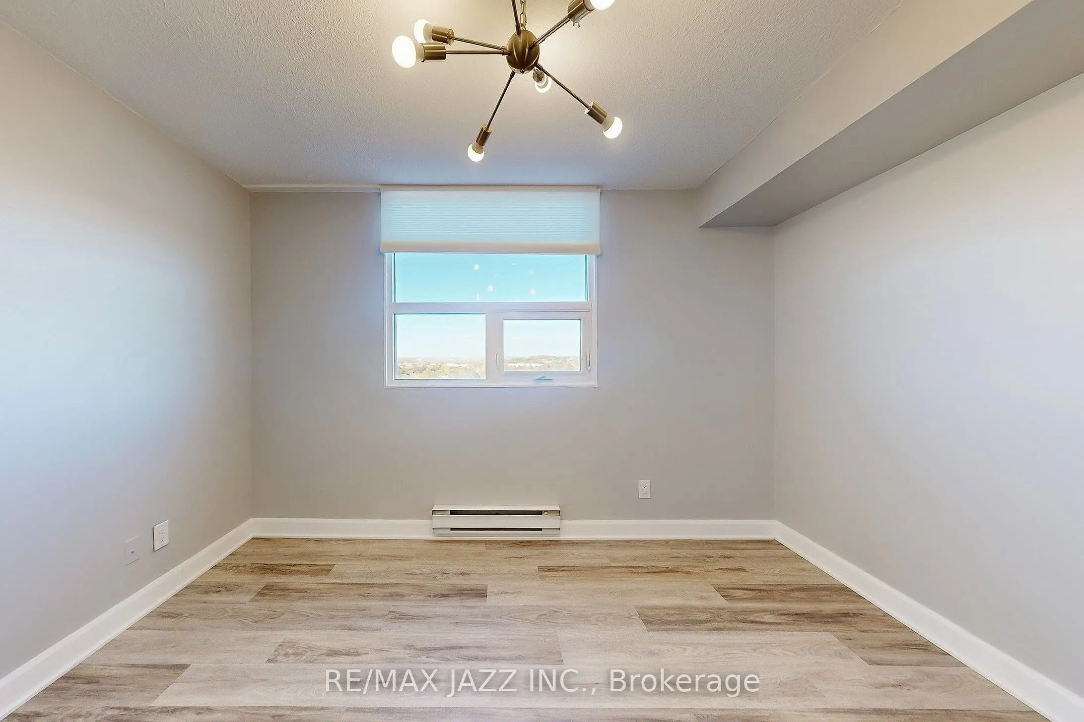 2 Westney Road N, #1109