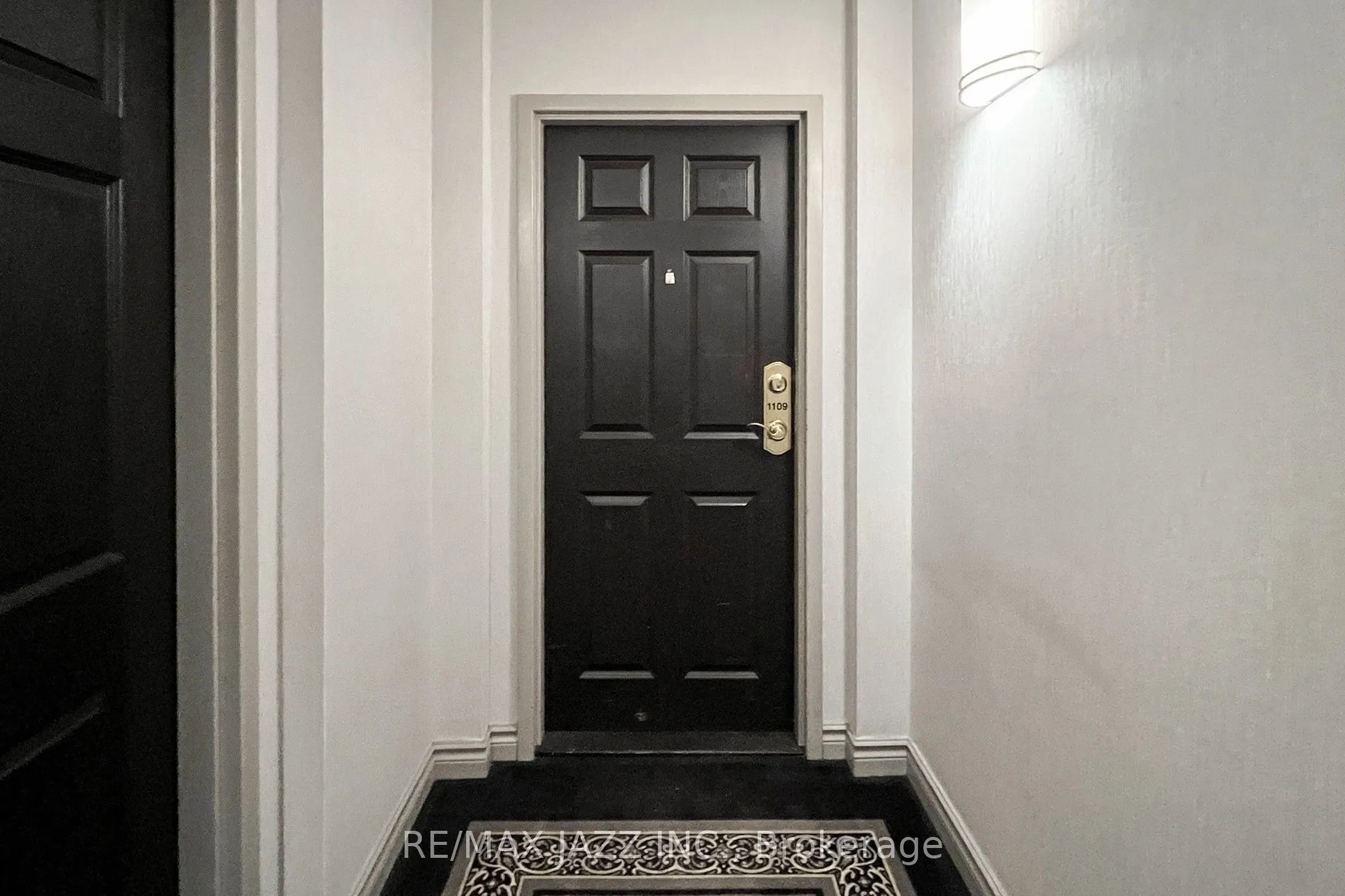 2 Westney Road N, #1109