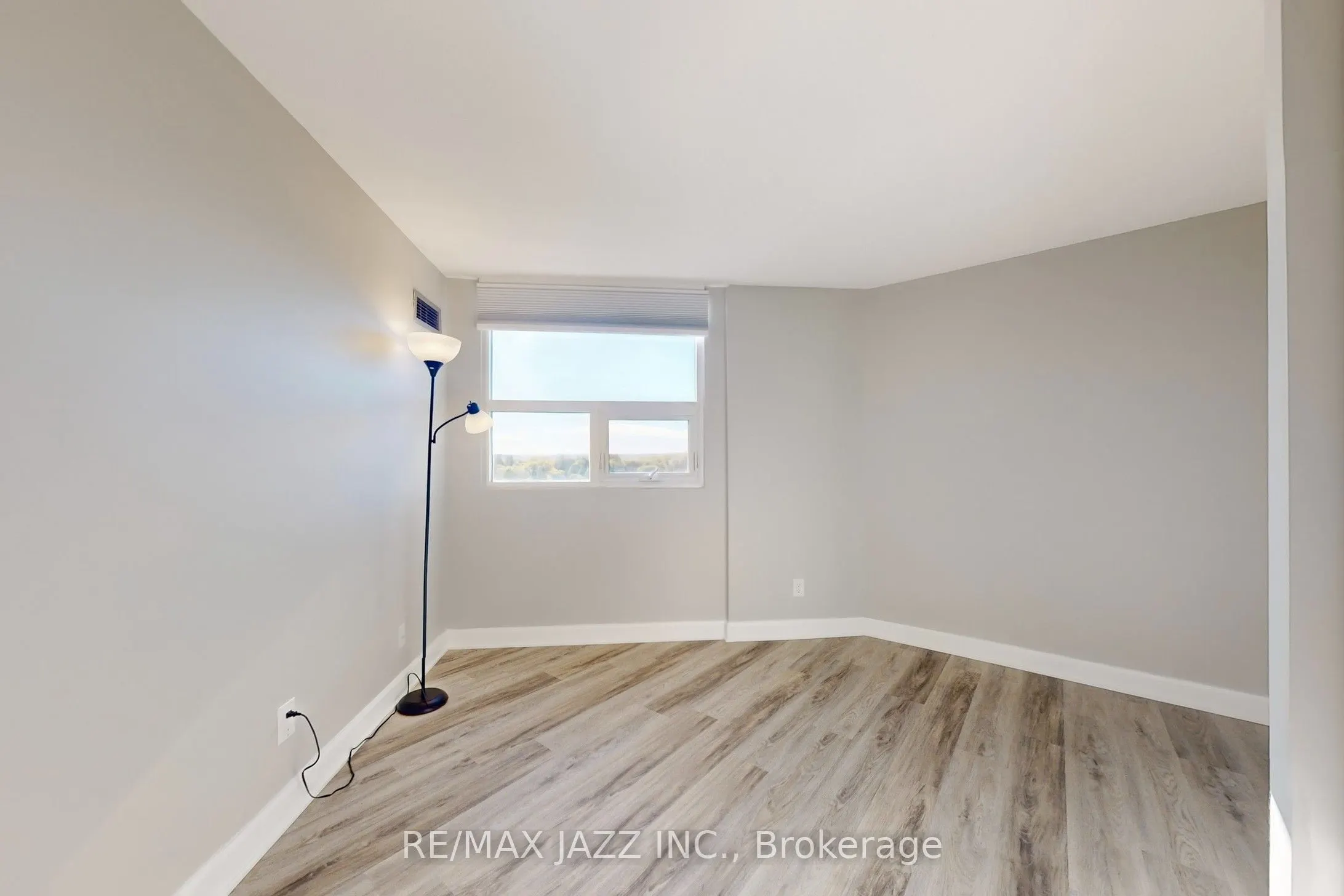 2 Westney Road N, #1109