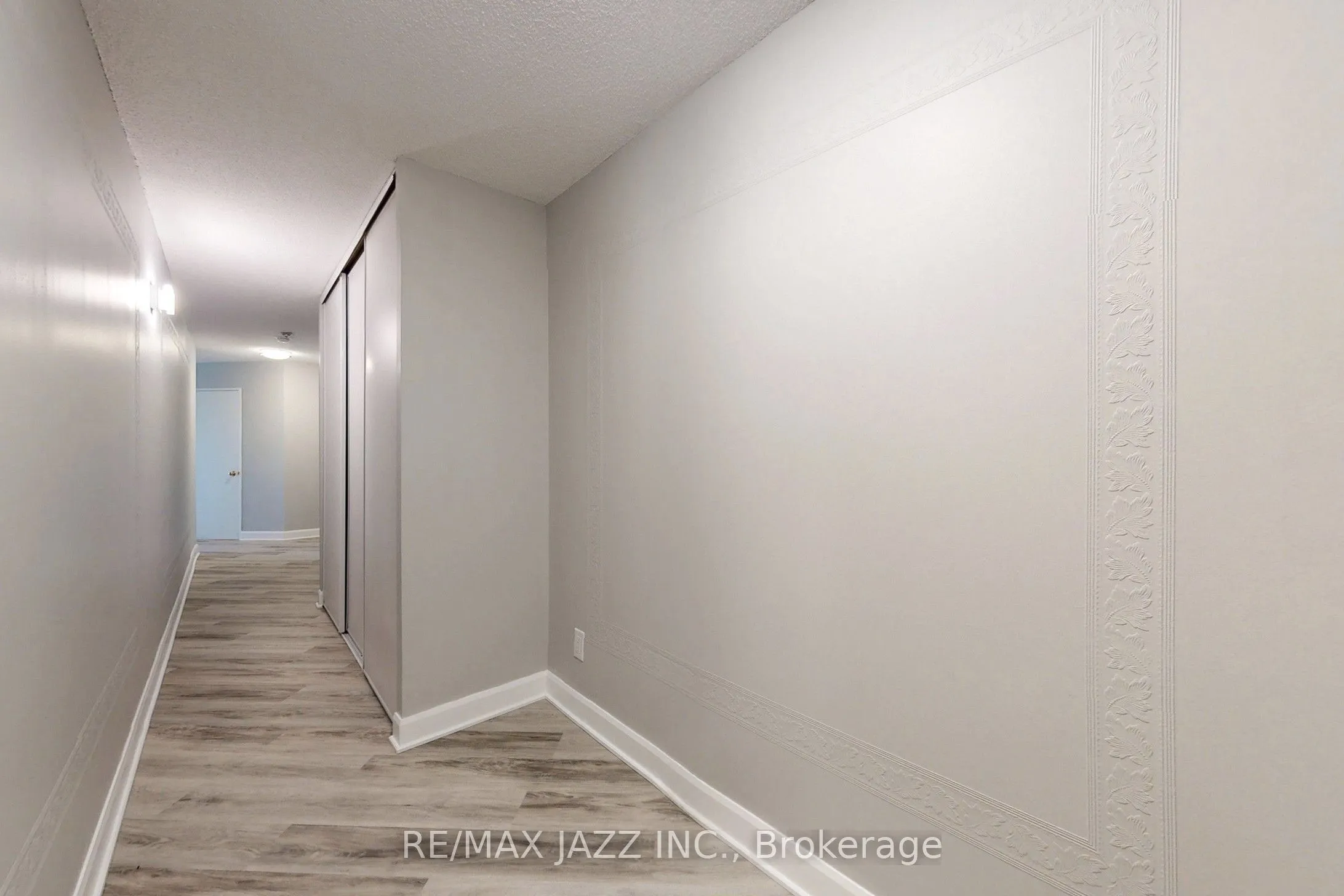 2 Westney Road N, #1109