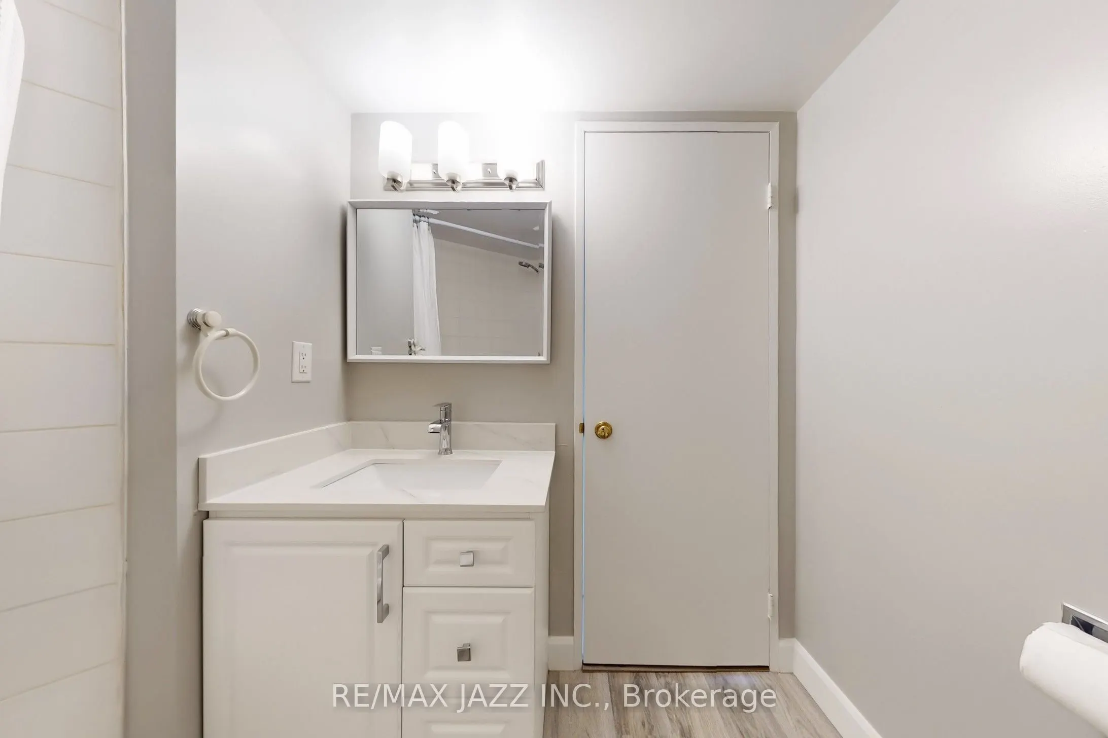 2 Westney Road N, #1109