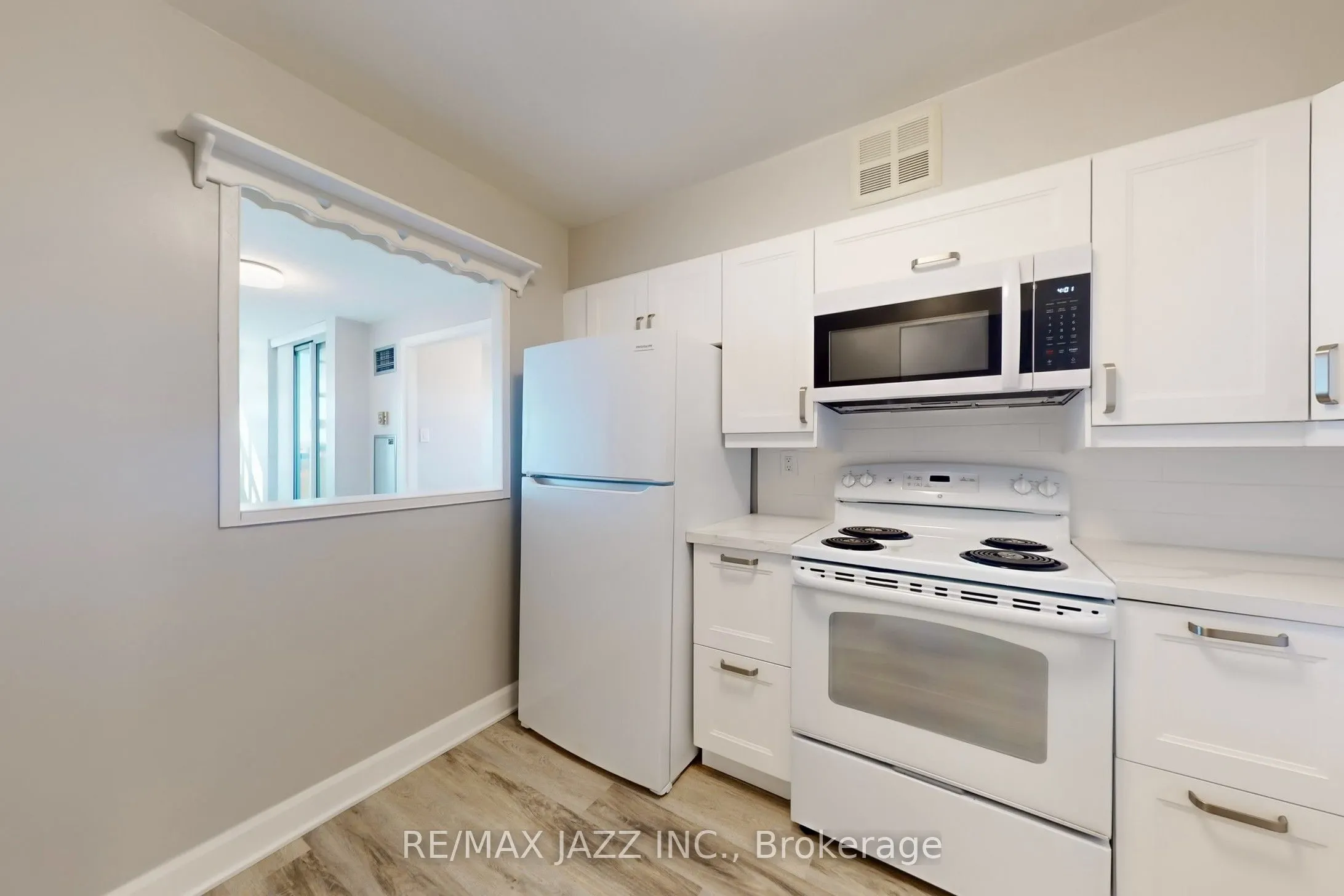 2 Westney Road N, #1109