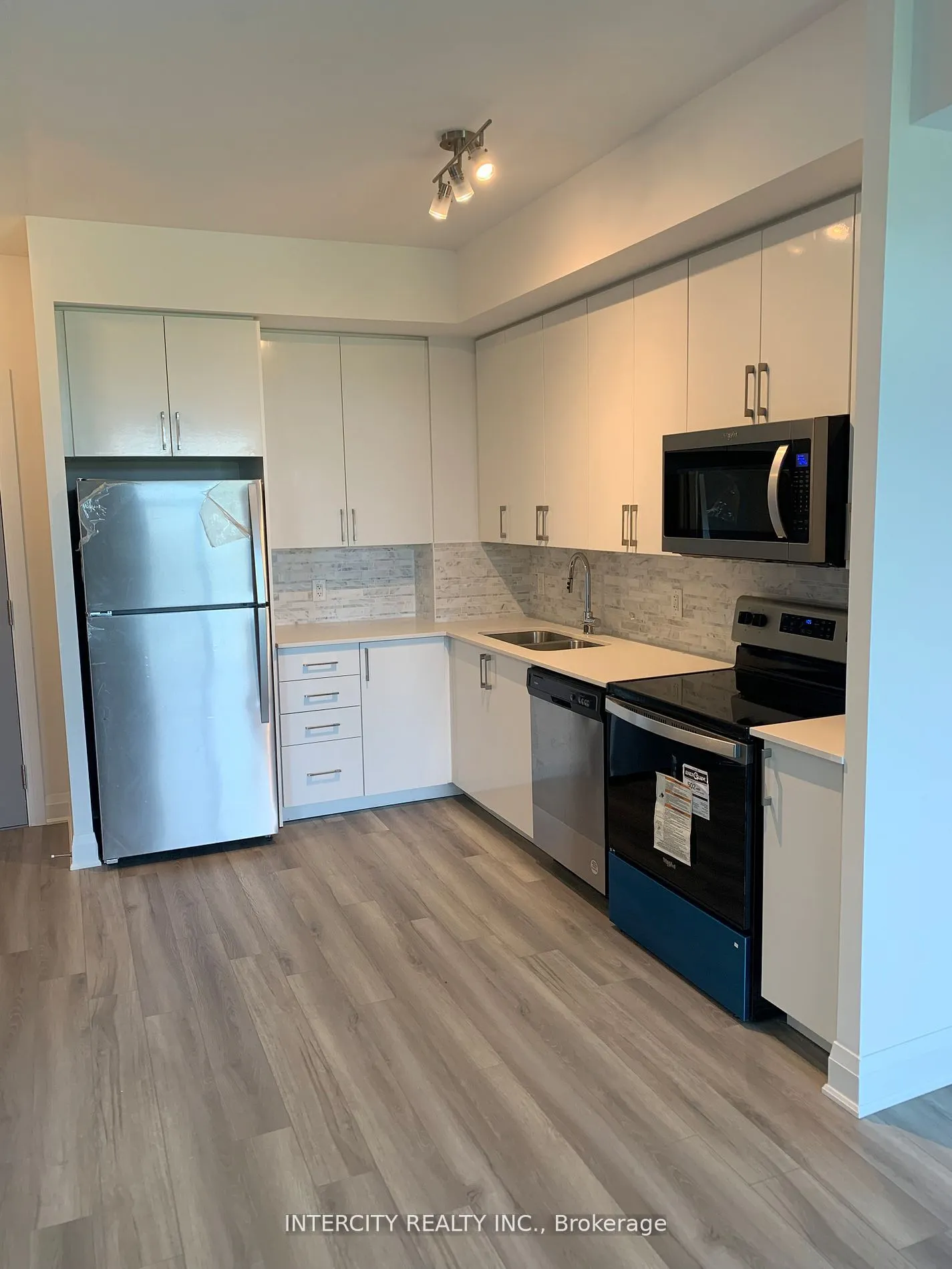 3220 Sheppard Avenue E, #203