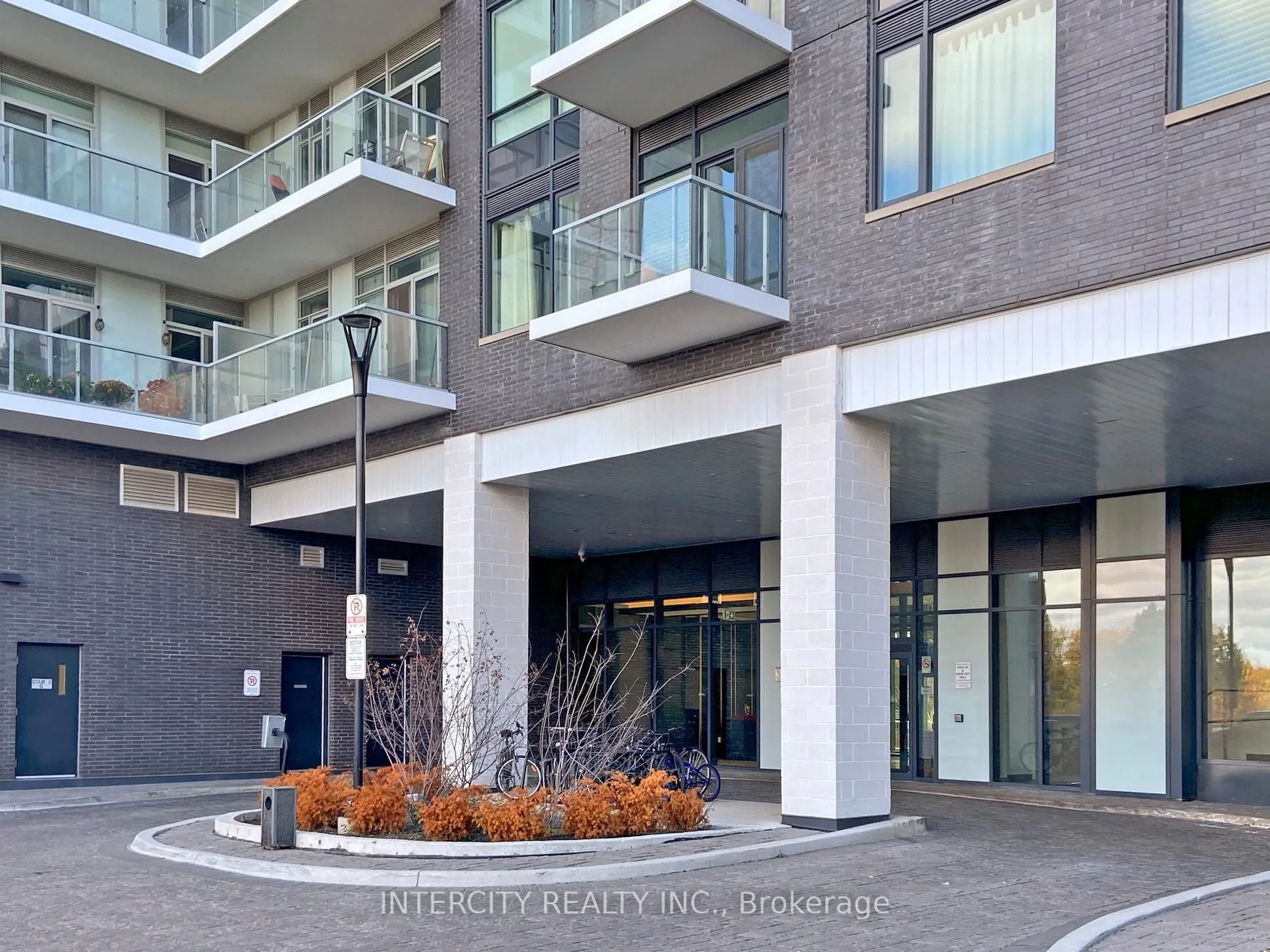 3220 Sheppard Avenue E, #203