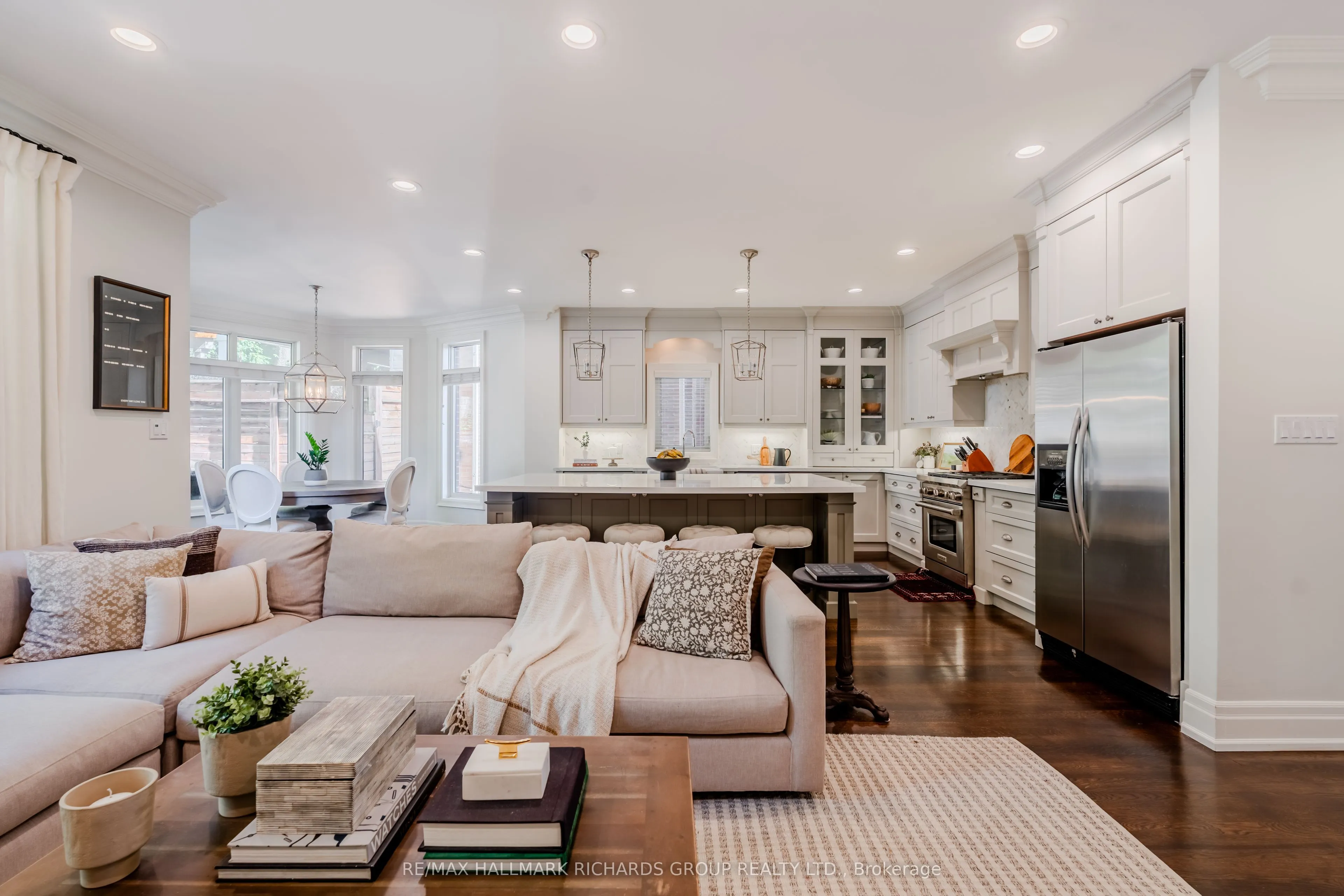 34B Long Crescent