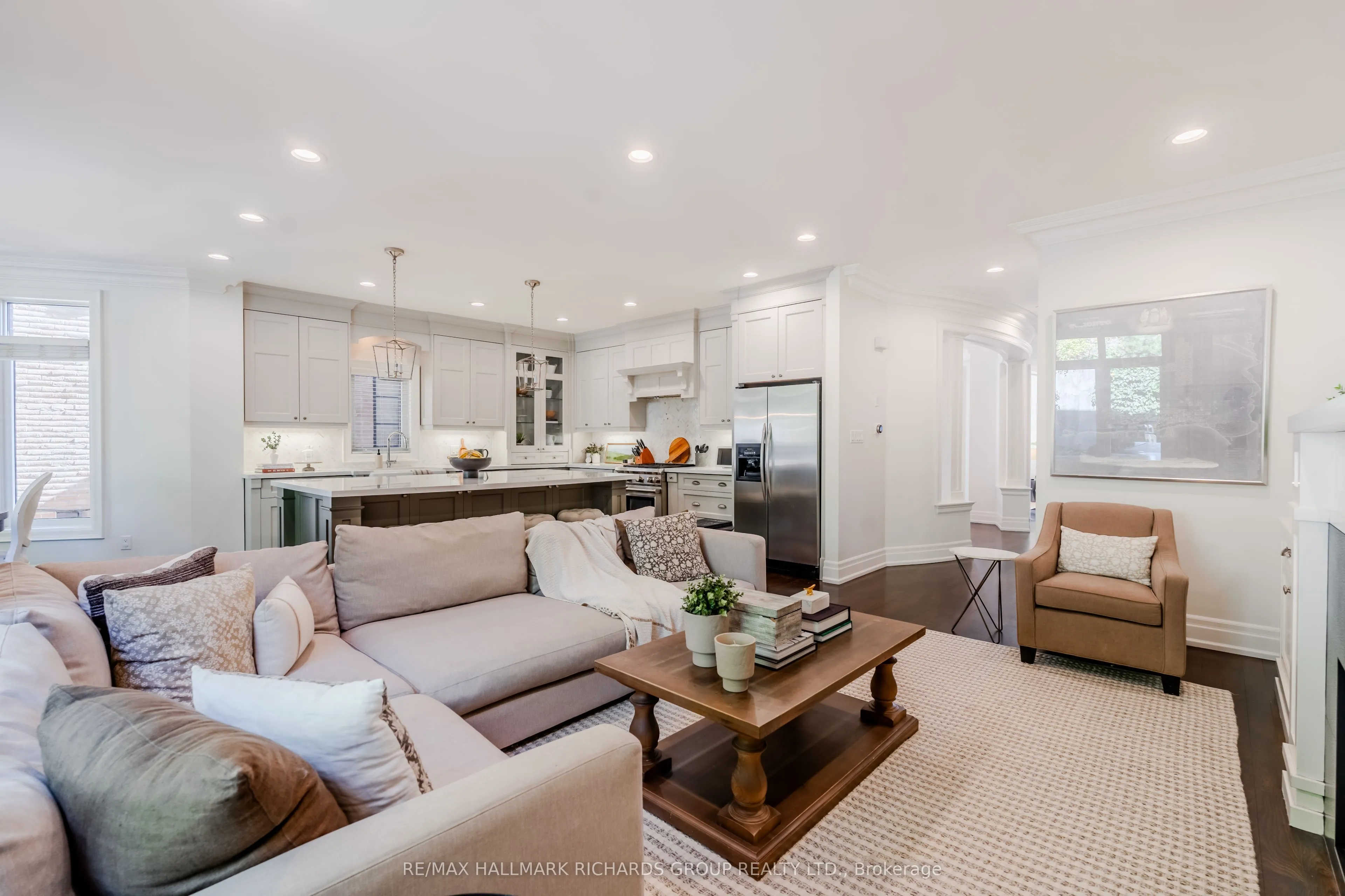34B Long Crescent