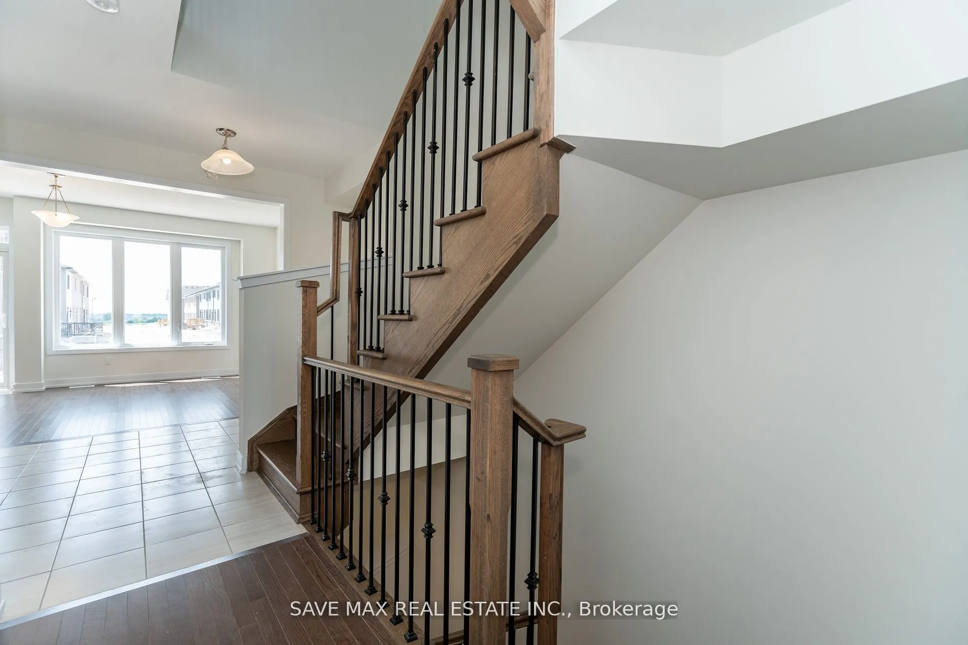 1082 Thompson Drive