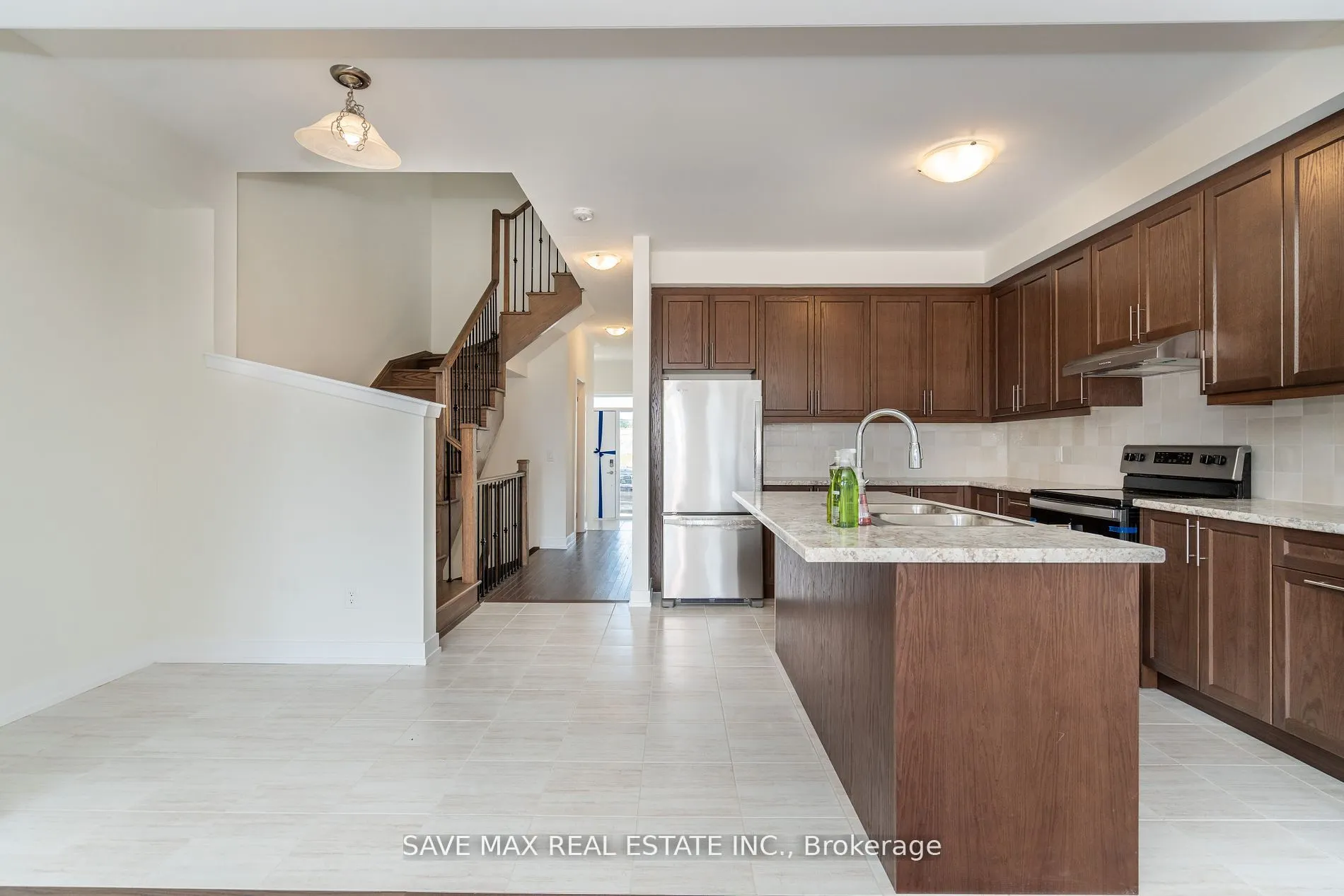 1082 Thompson Drive