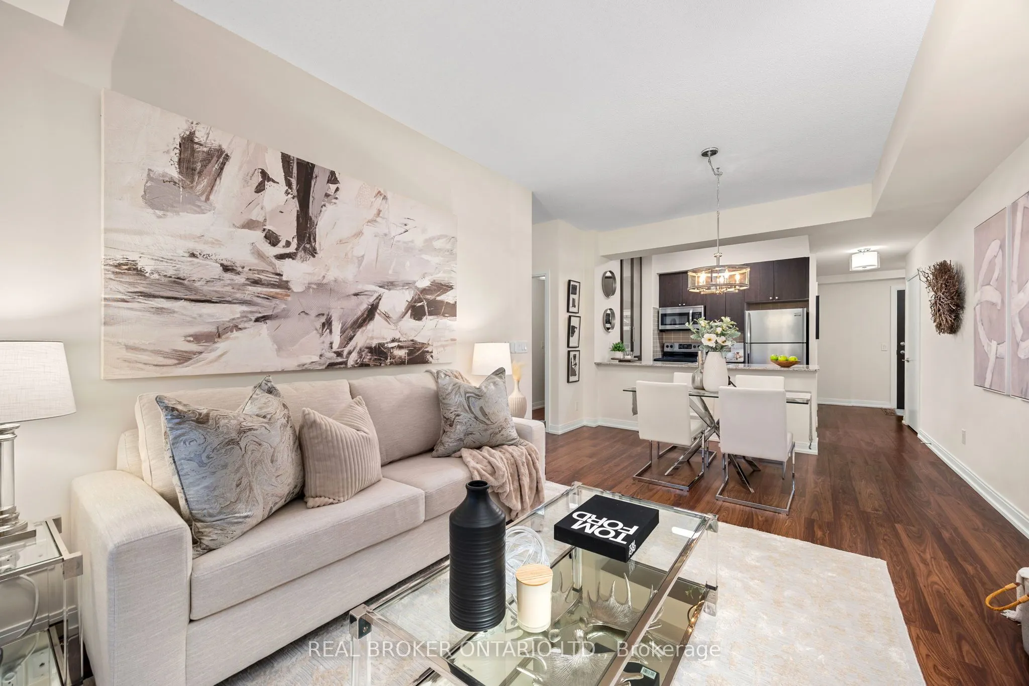 181 Village Green Square, #119