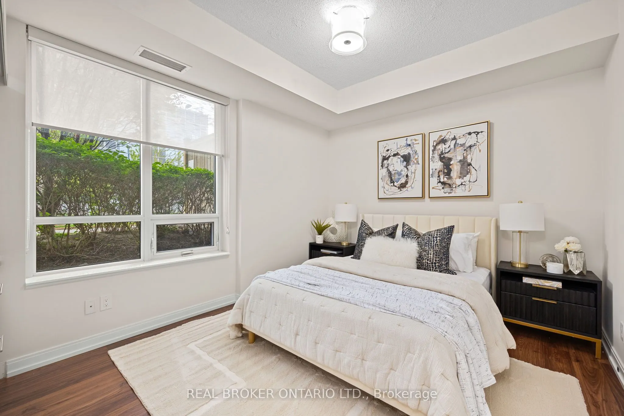 181 Village Green Square, #119