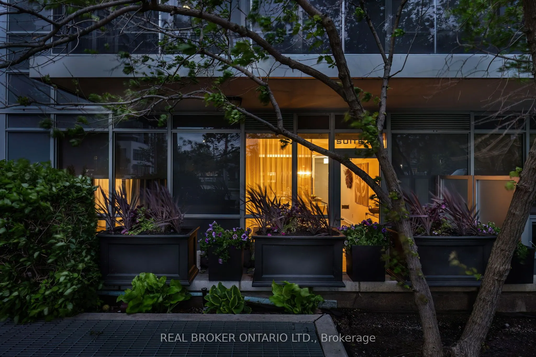 181 Village Green Square, #119