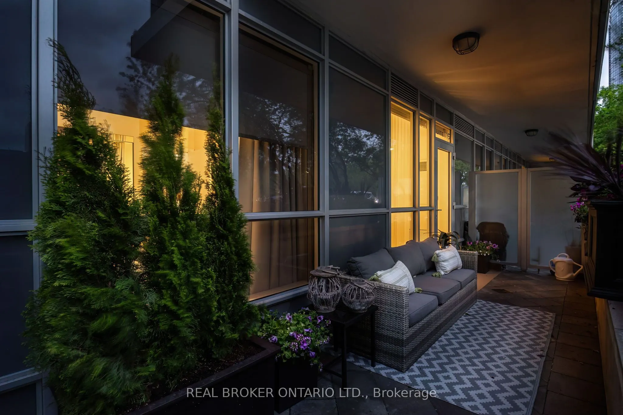 181 Village Green Square, #119