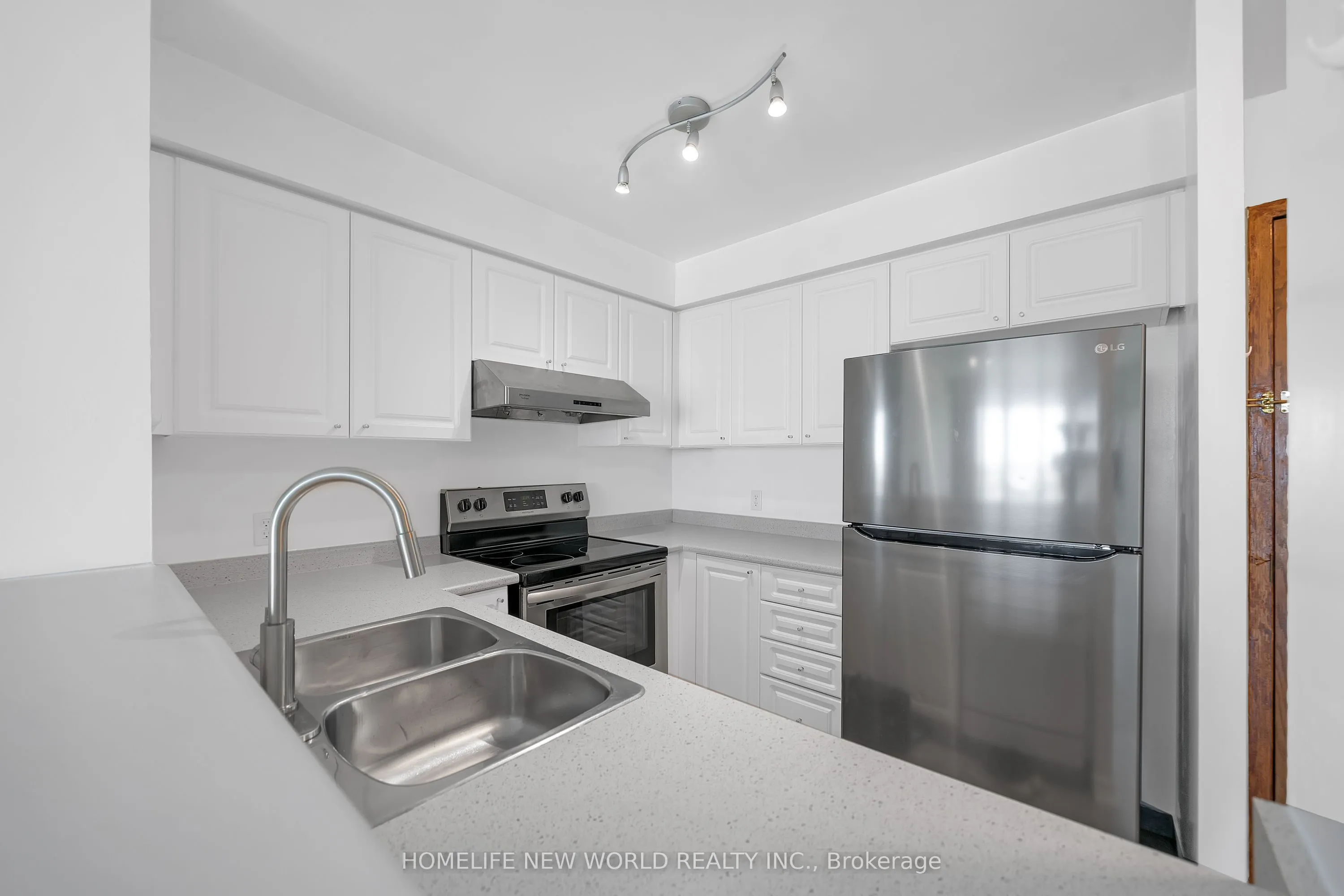 11 Lee Centre Drive, #2510