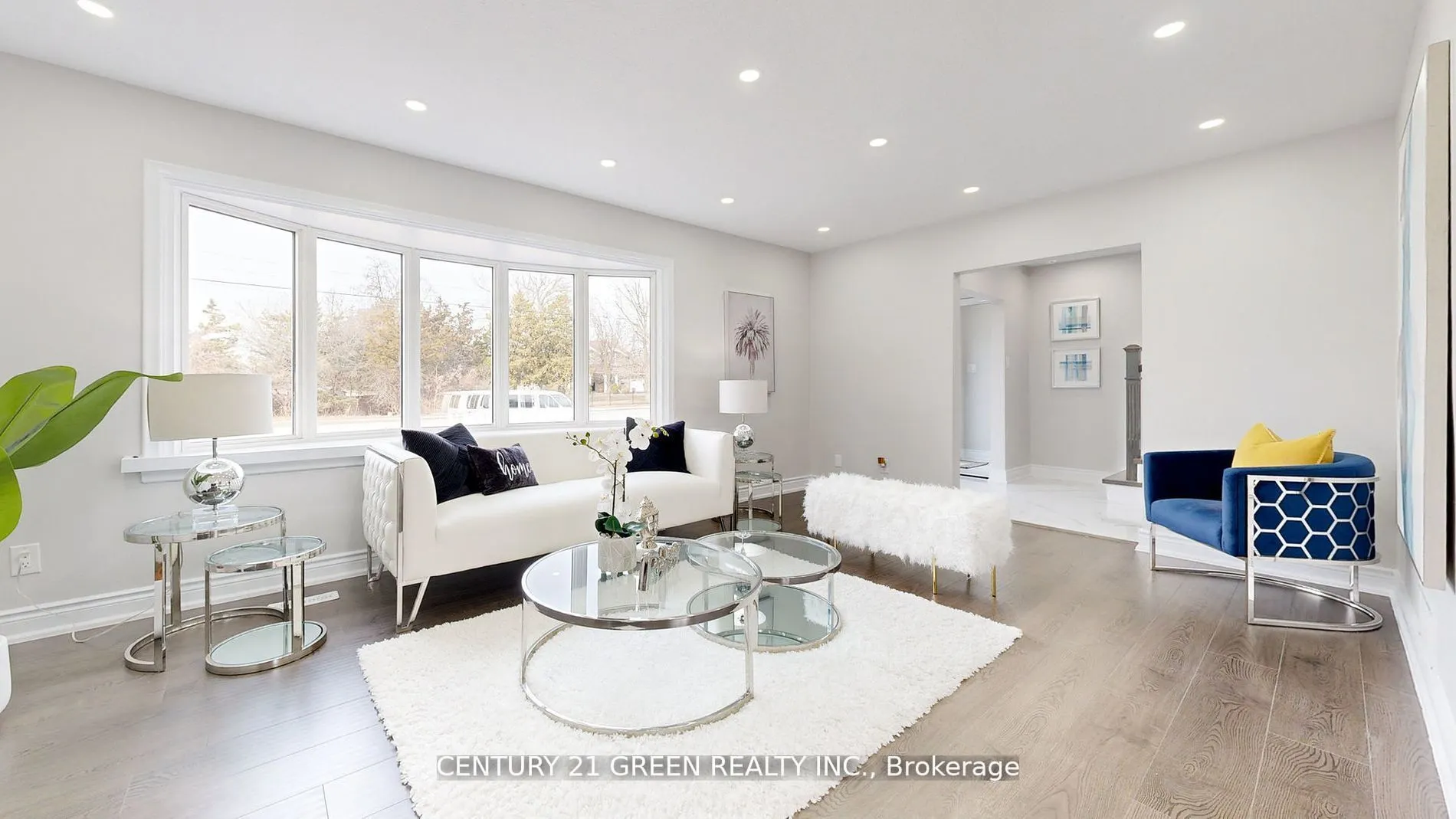1813 Rossland Road E, #Main