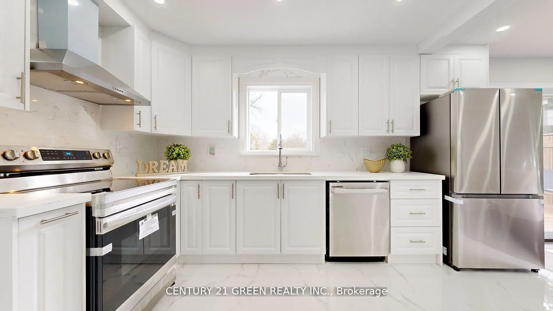 1813 Rossland Road E, #Main