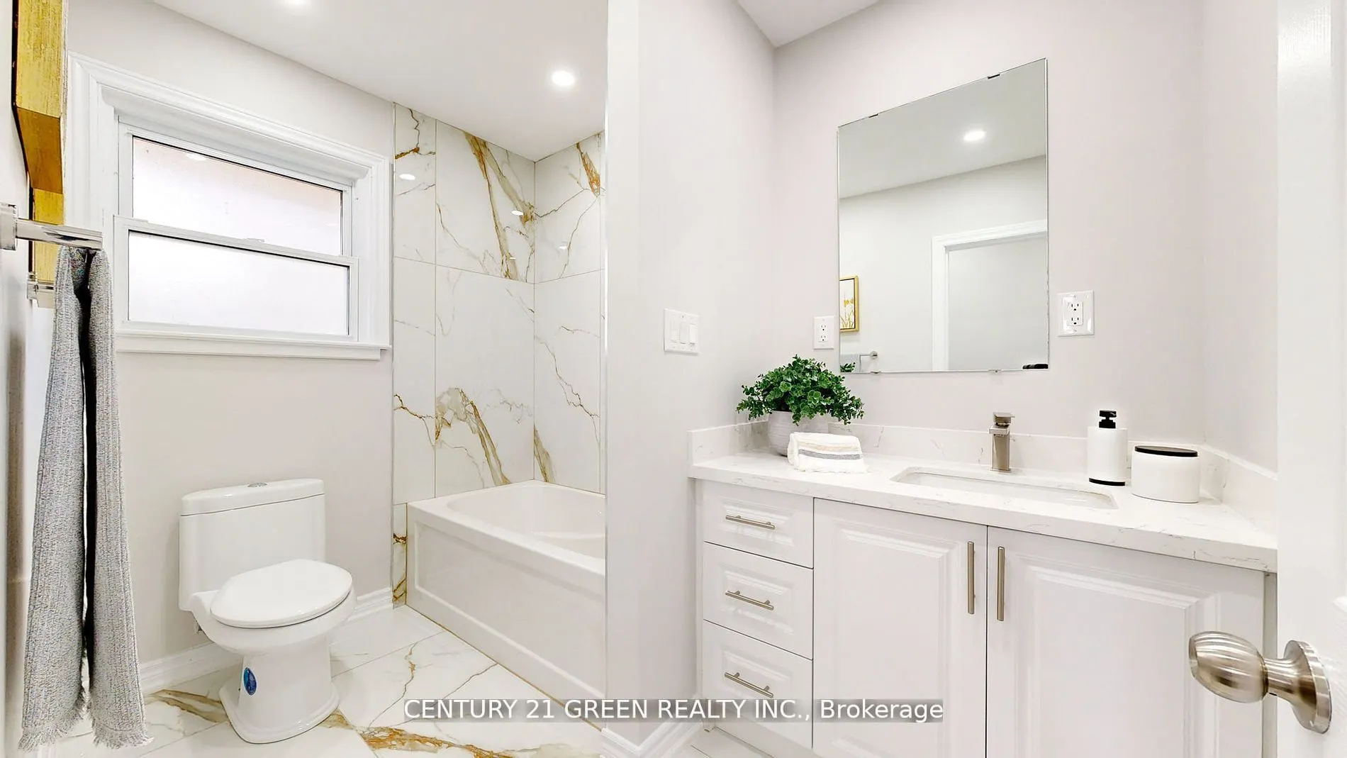 1813 Rossland Road E, #Main