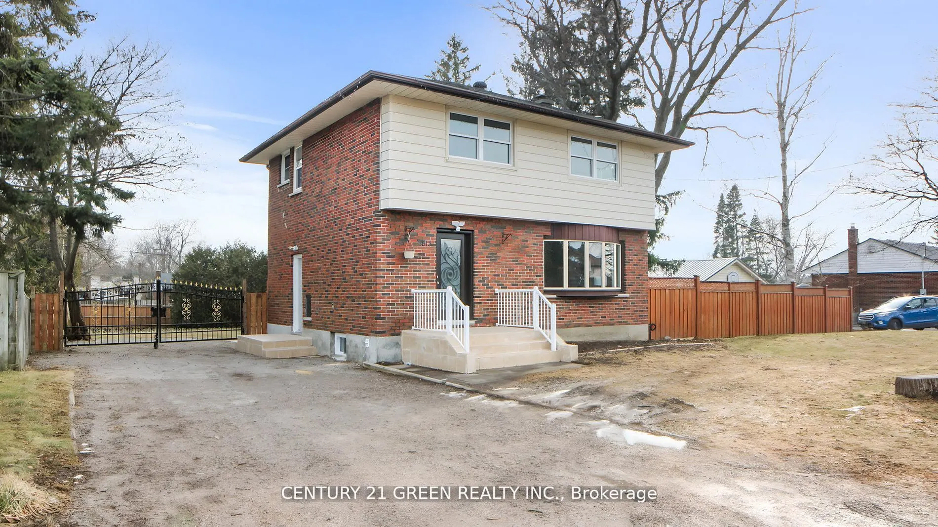 1813 Rossland Road E, #Main