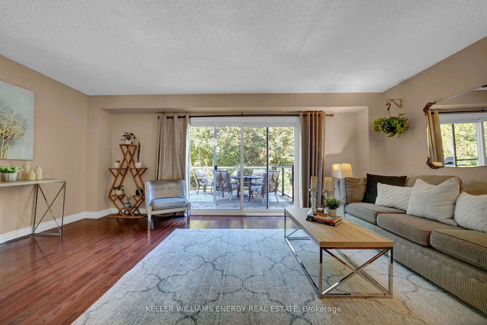 518 Camelot Drive