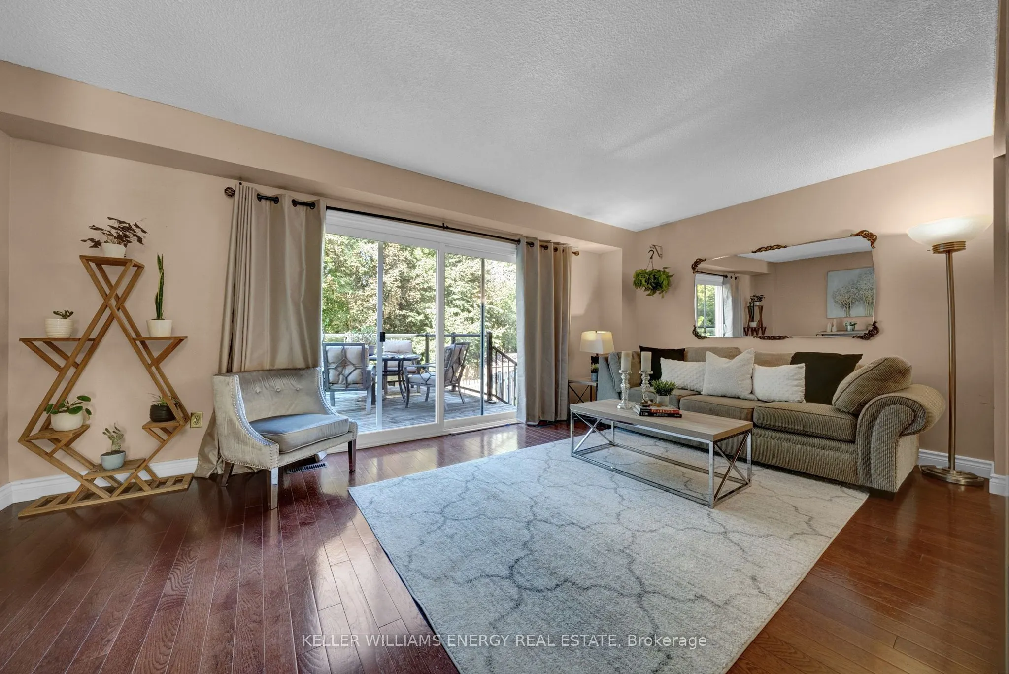 518 Camelot Drive