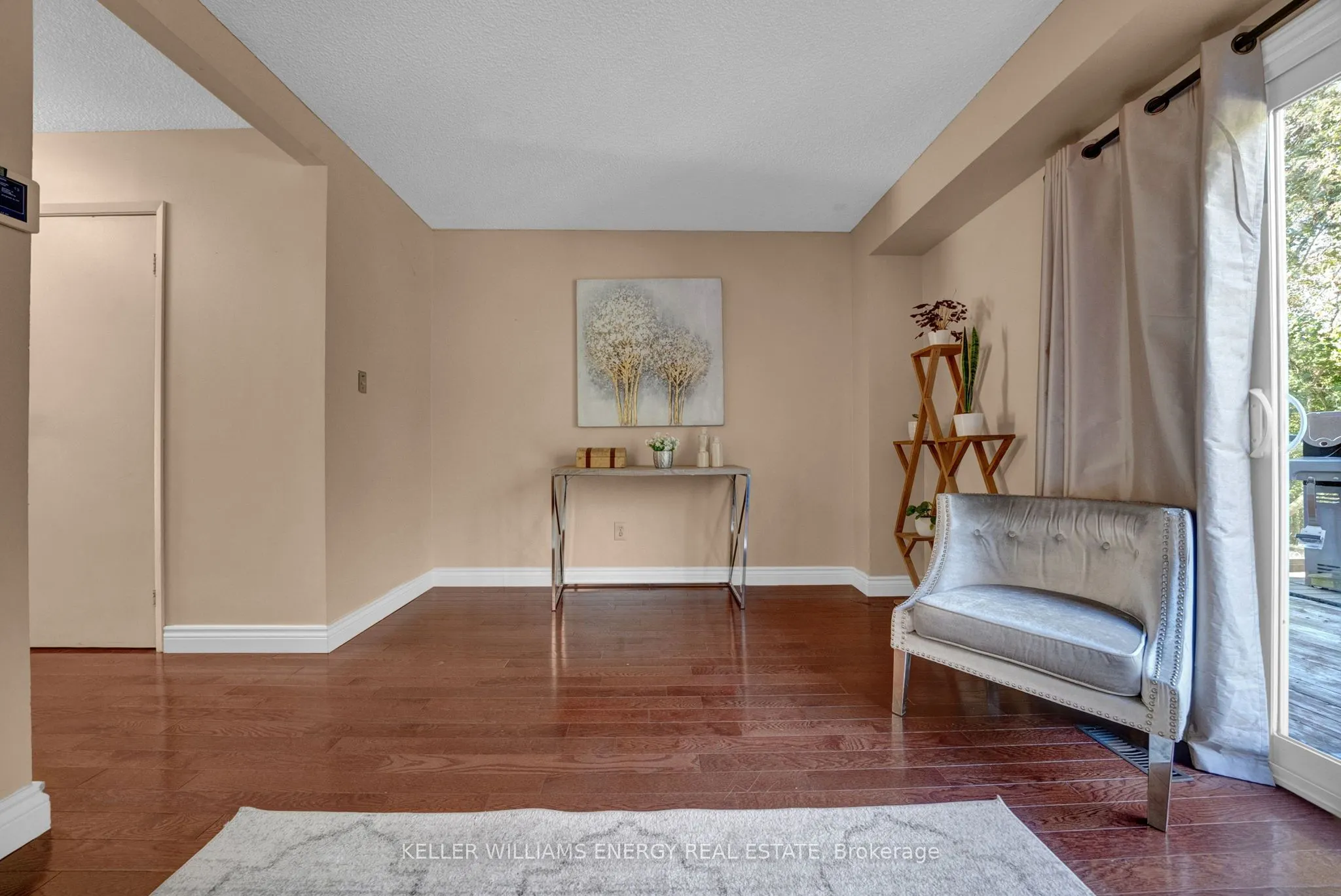 518 Camelot Drive