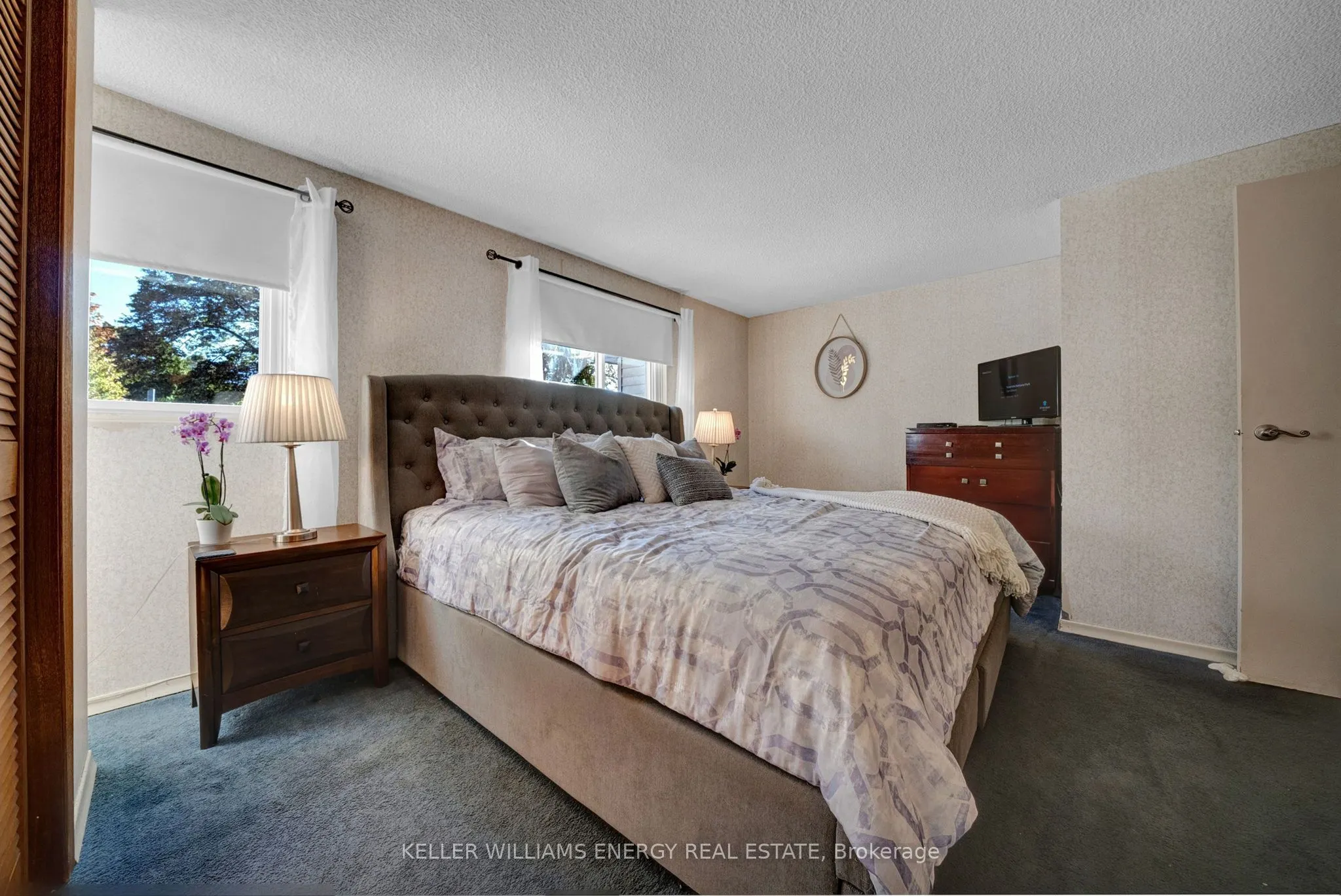 518 Camelot Drive
