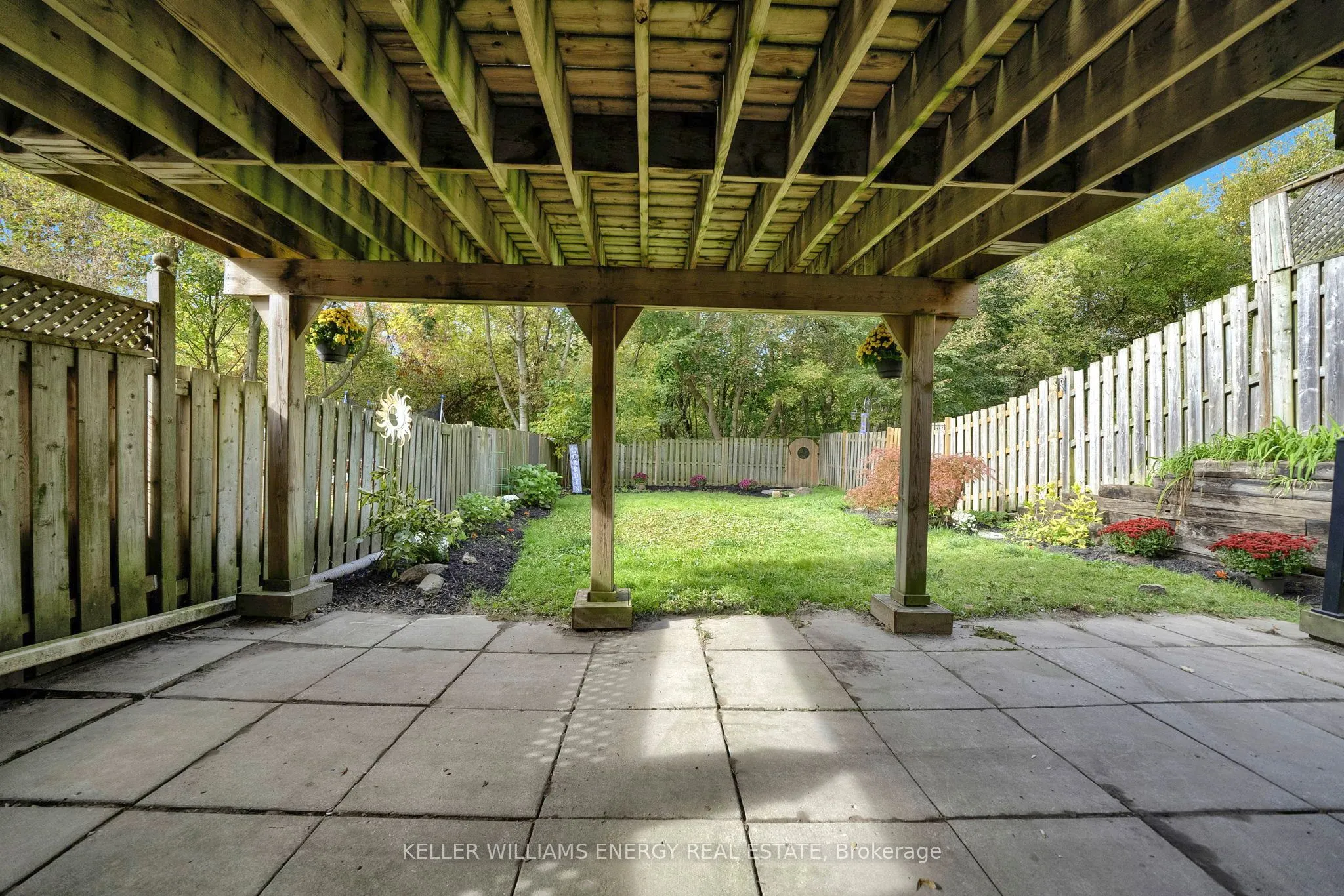 518 Camelot Drive