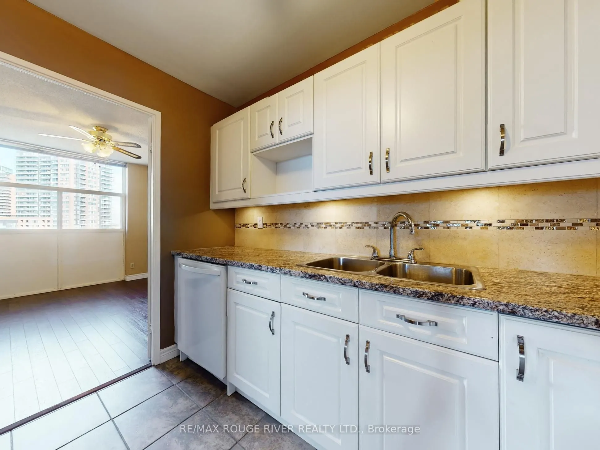 44 Falby Court, #902