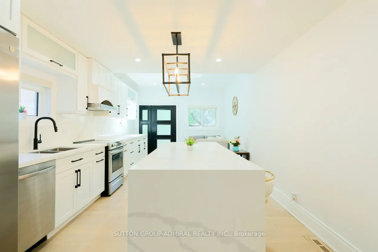 70 Carlaw Avenue