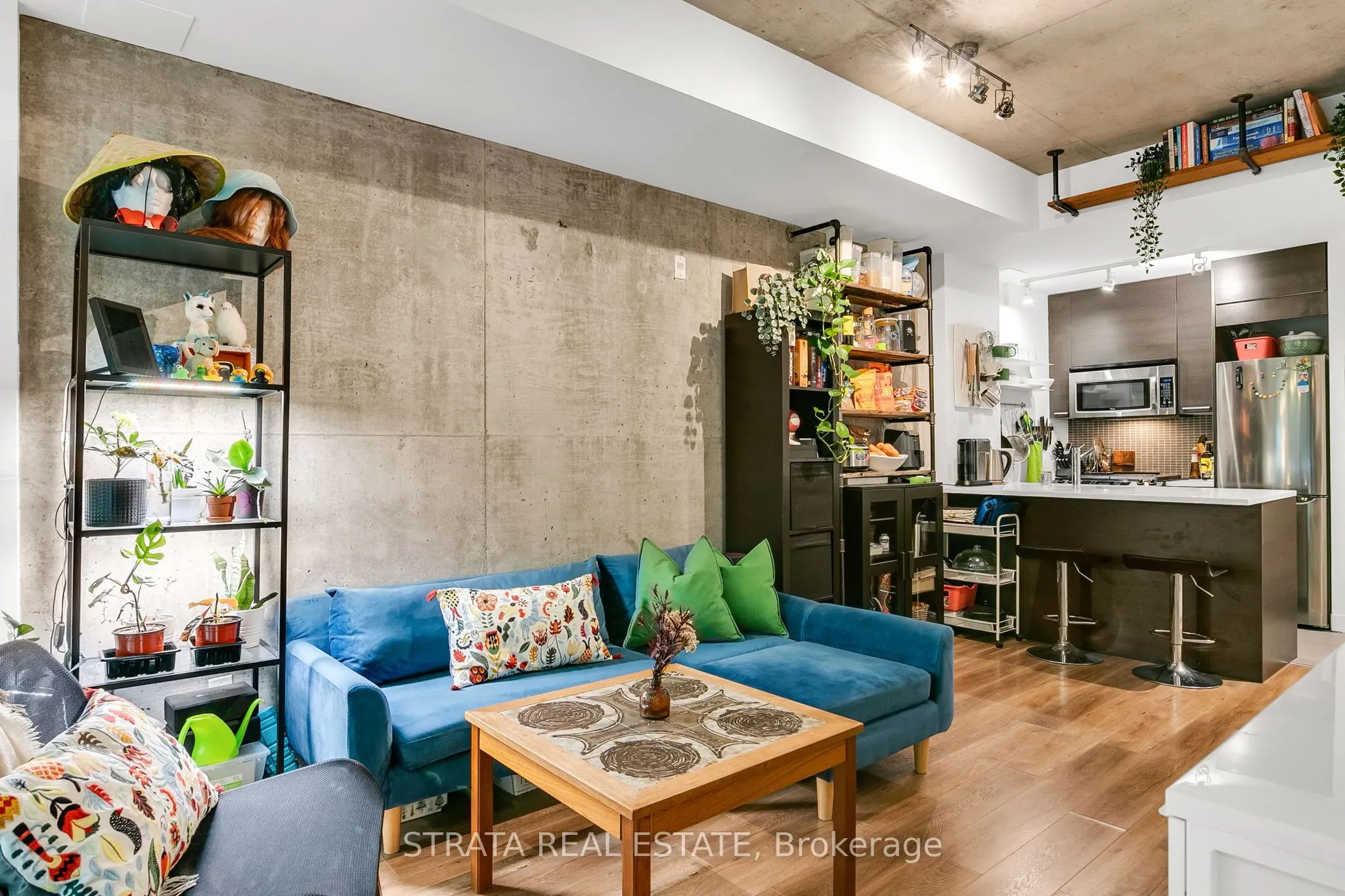 90 Broadview Avenue N, #218