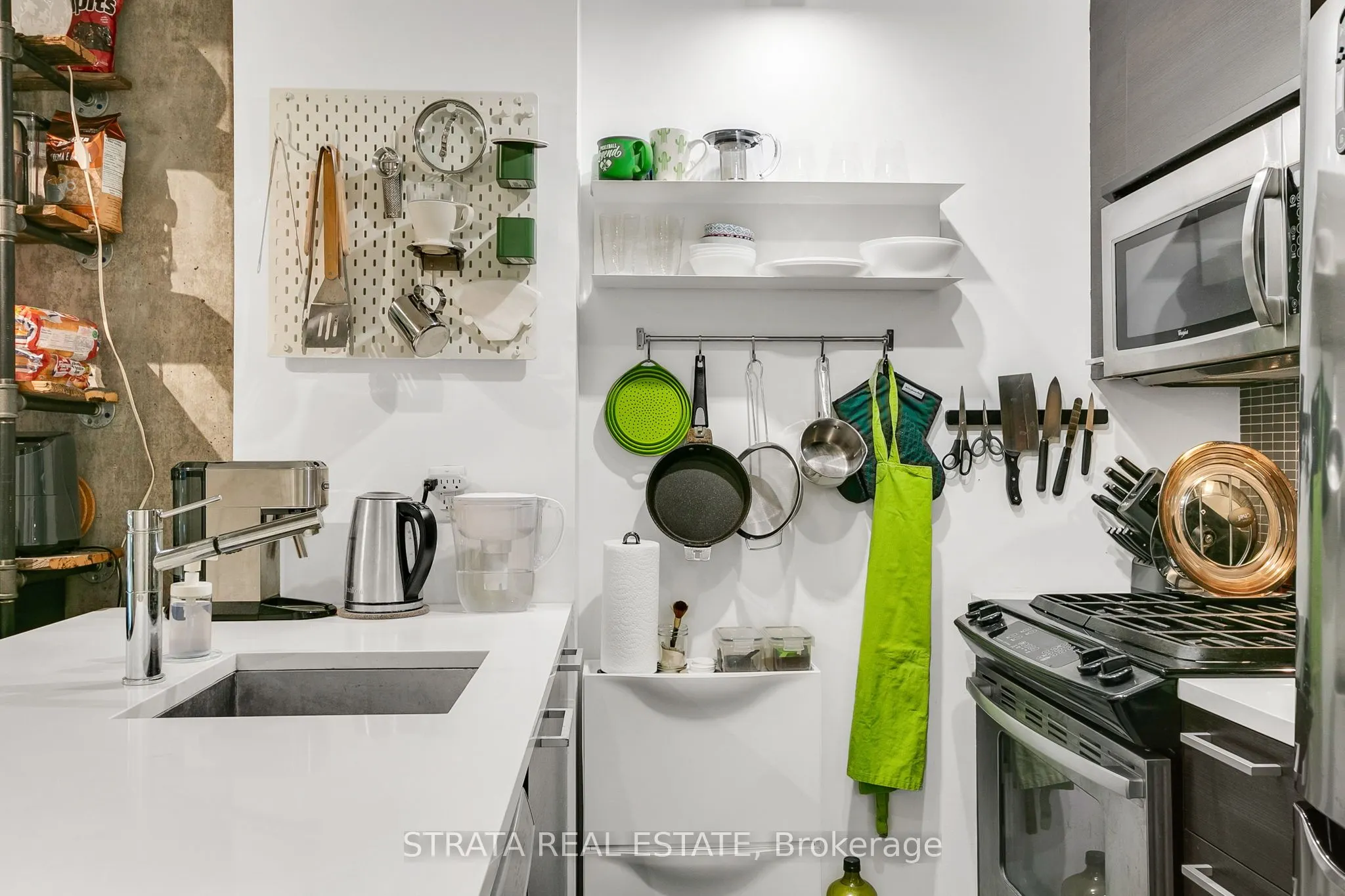 90 Broadview Avenue N, #218