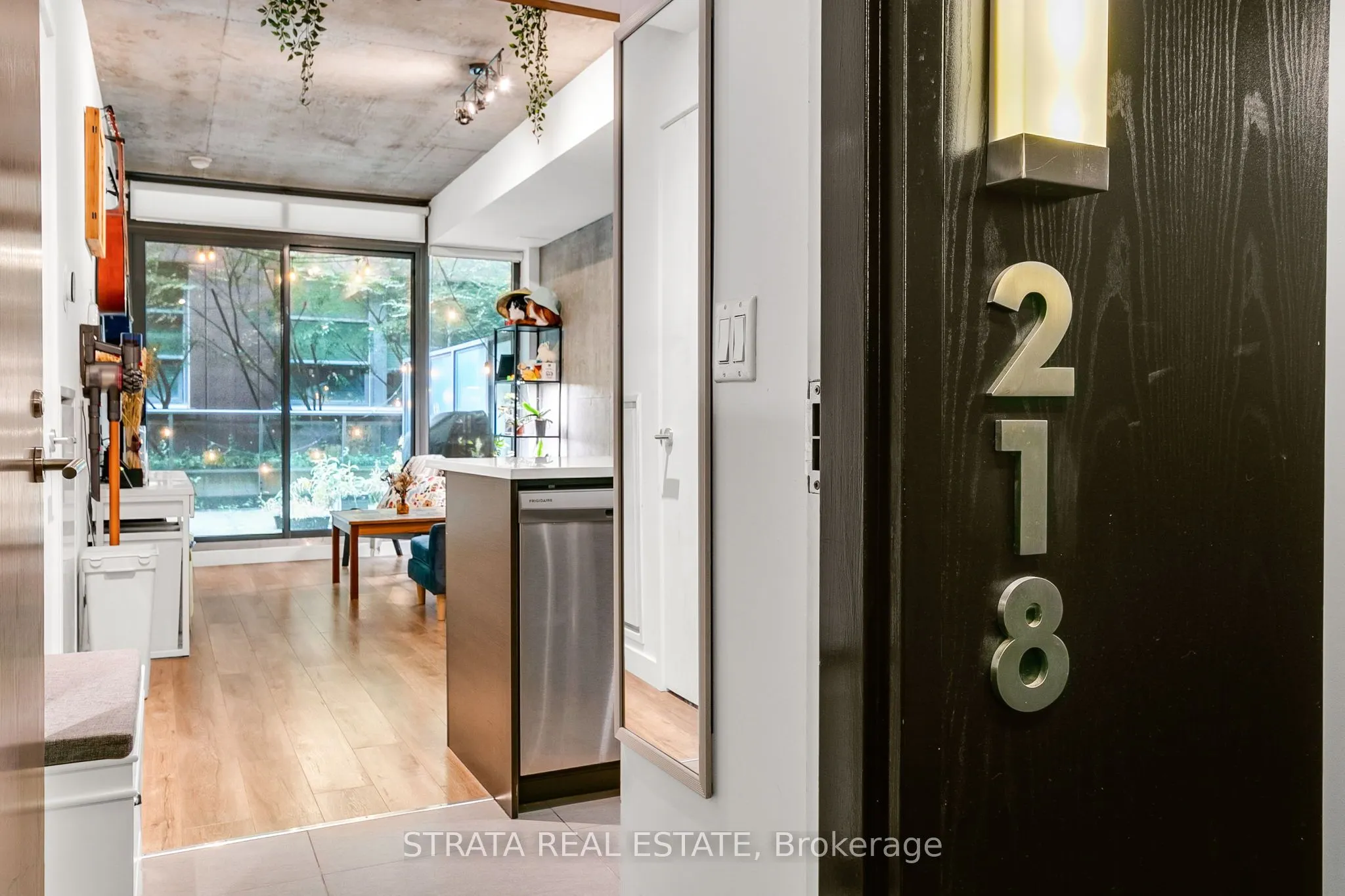 90 Broadview Avenue N, #218