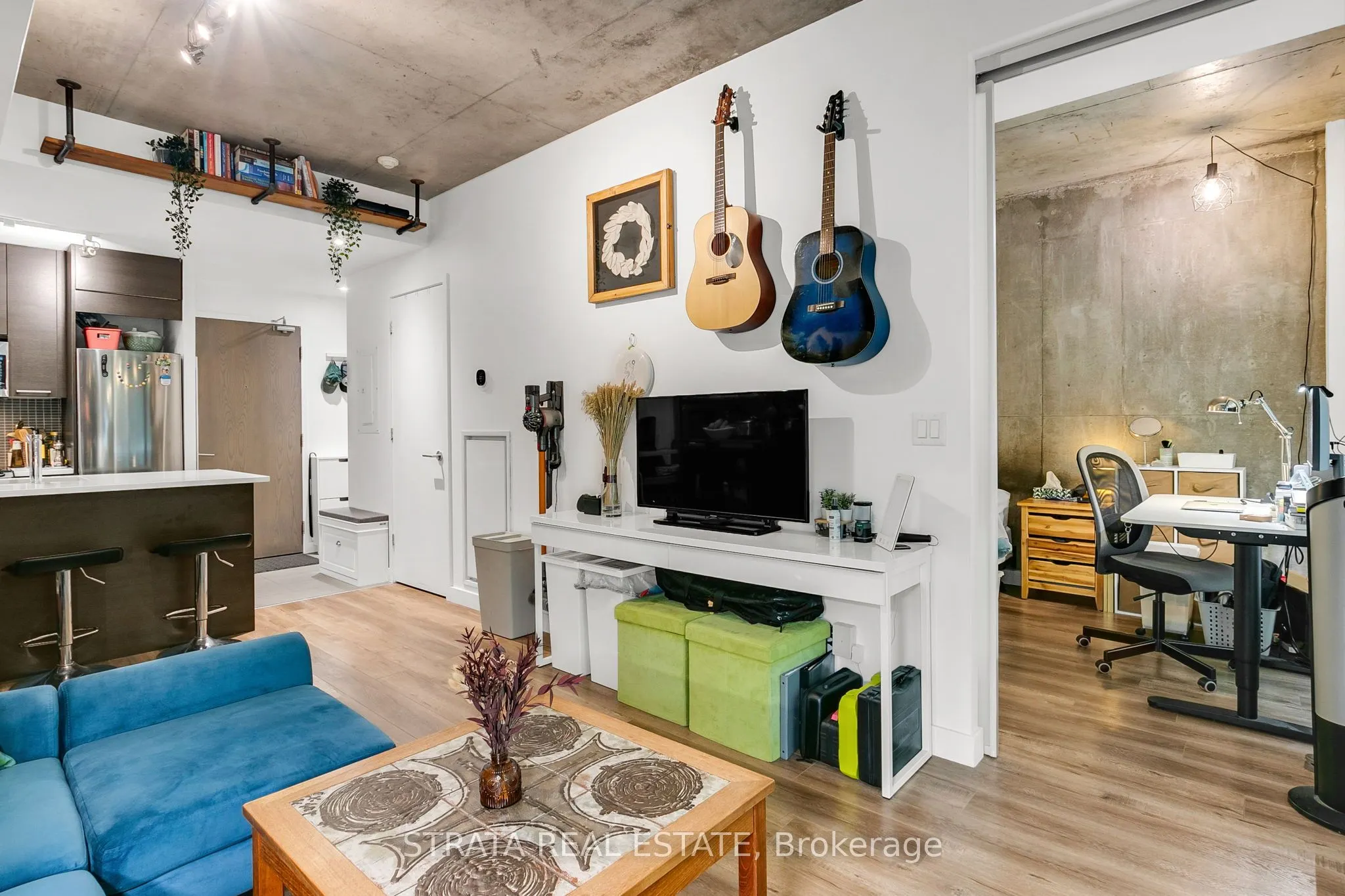 90 Broadview Avenue N, #218