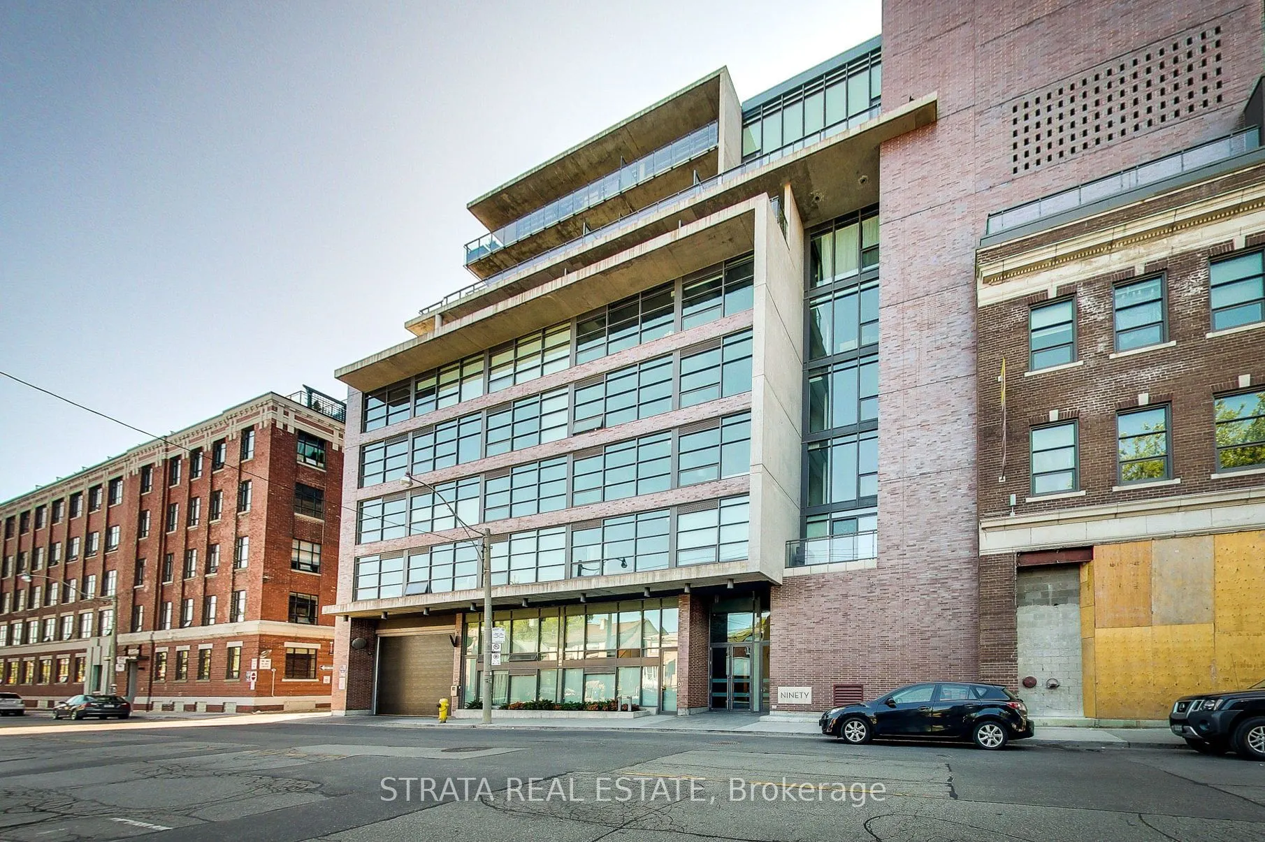 90 Broadview Avenue N, #218
